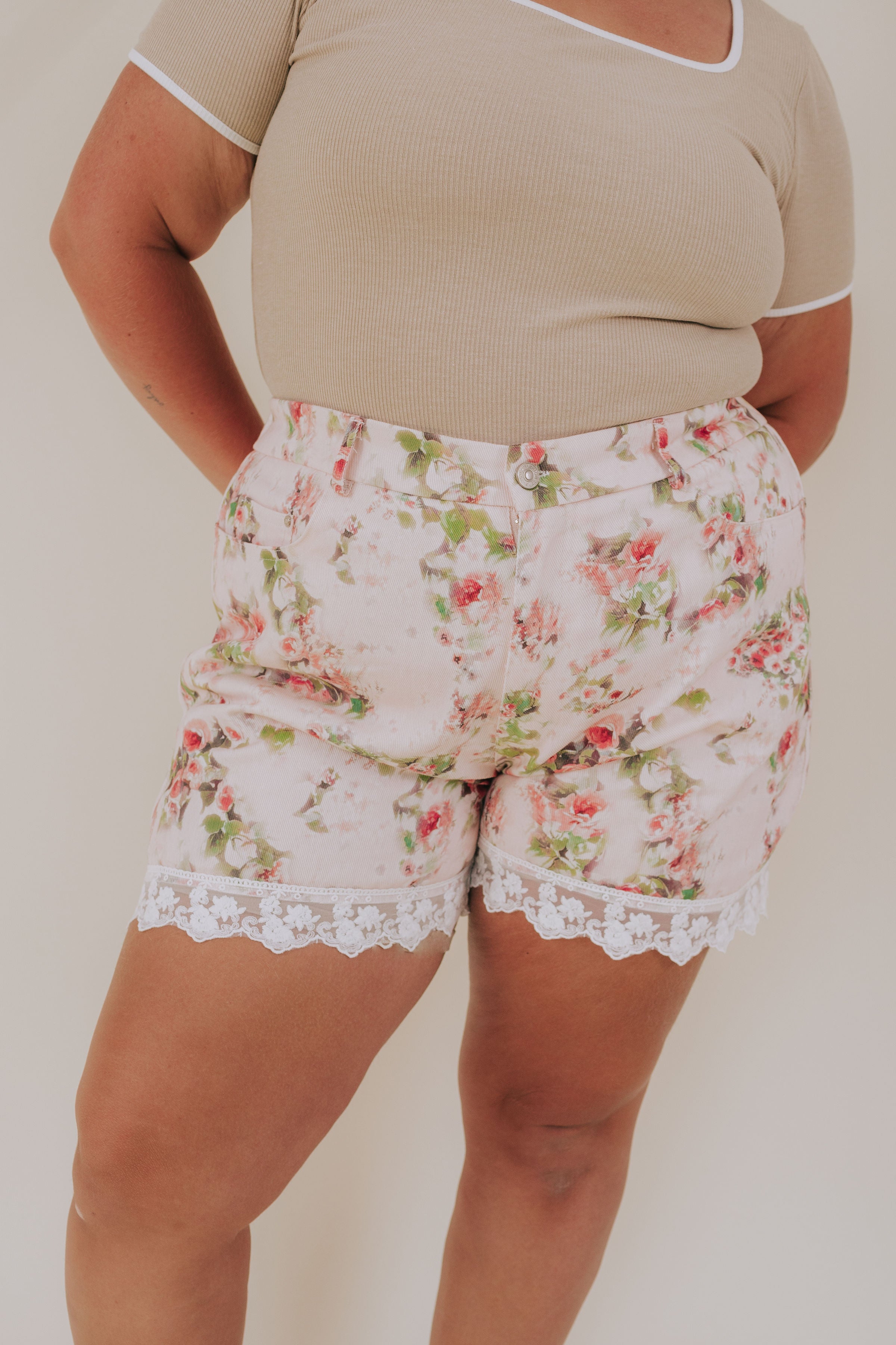 PLUS SIZE - Kindest Regards Shorts