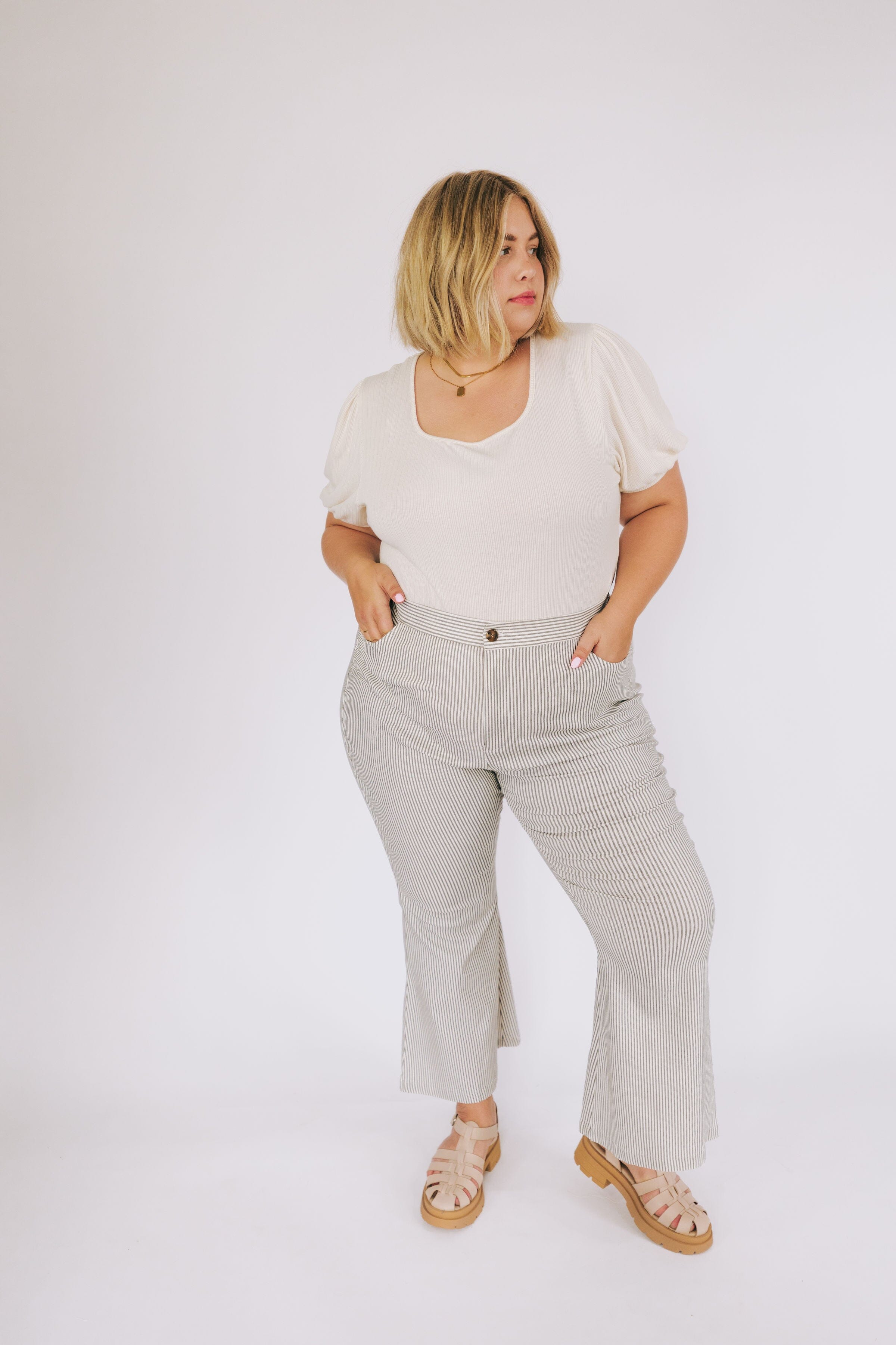 PLUS SIZE - Fine Line Pants