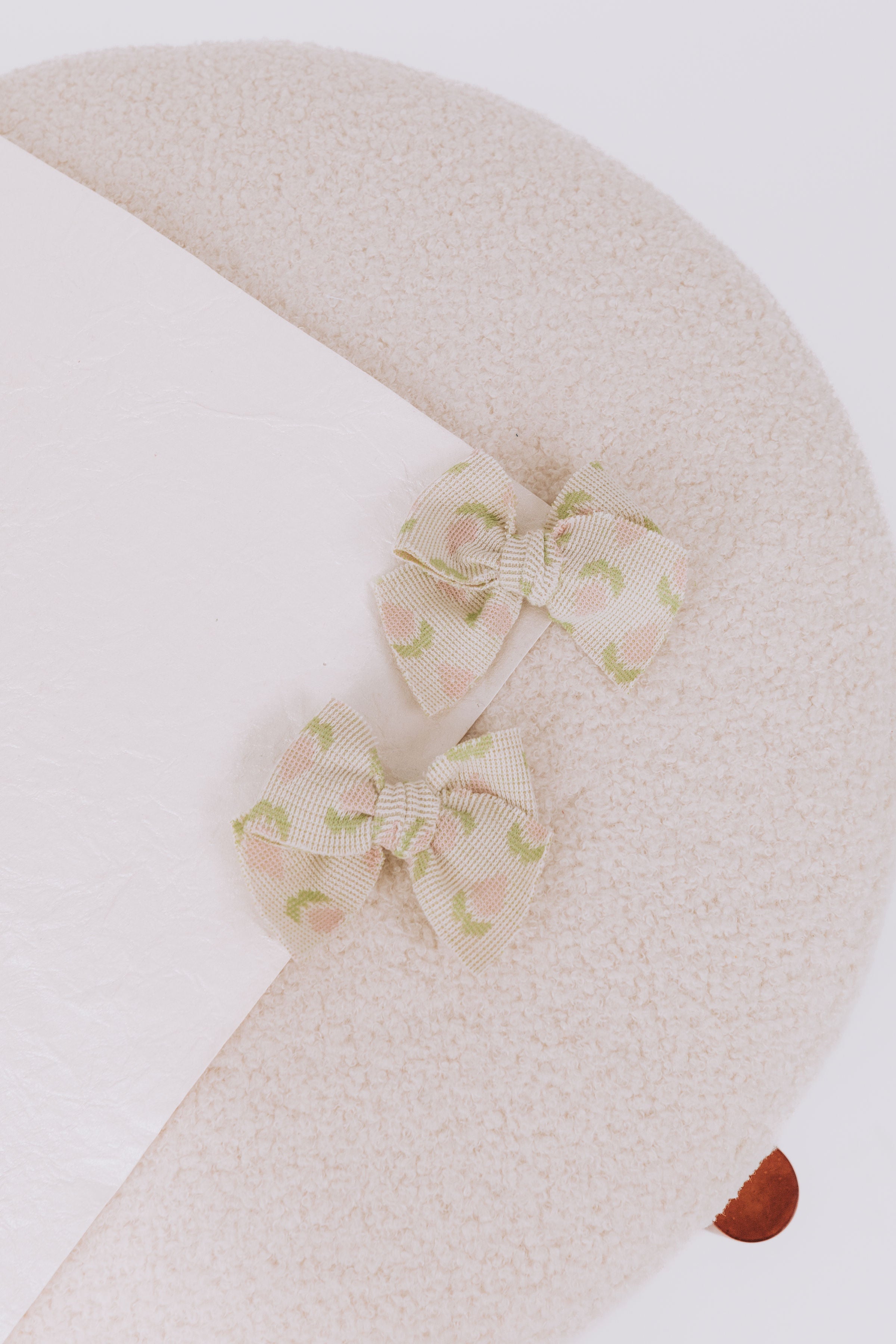 BABY BLING - 2pk Baby Bloom Clips: Oatmeal Knit Tulip