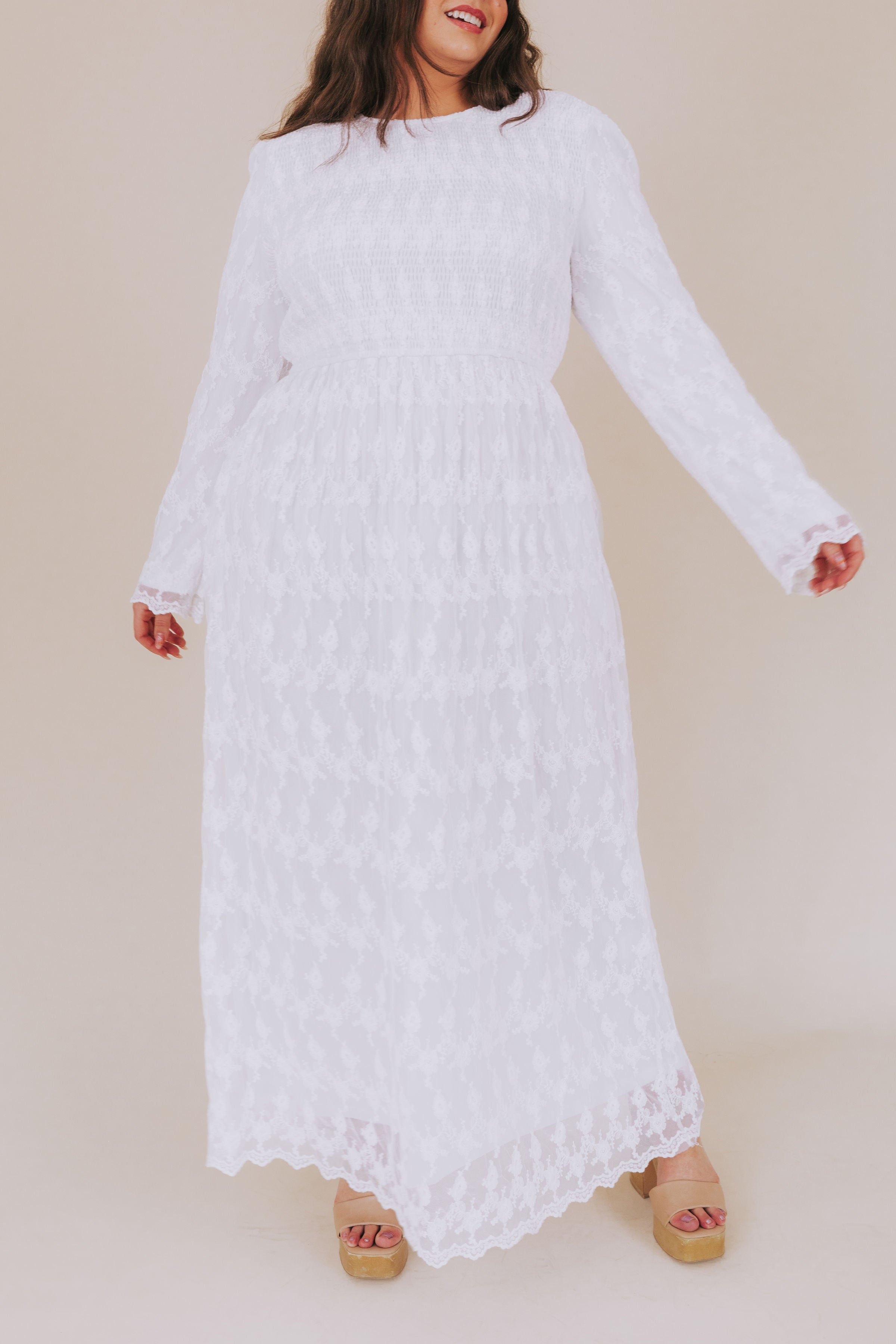 PLUS SIZE - The White: Melissa