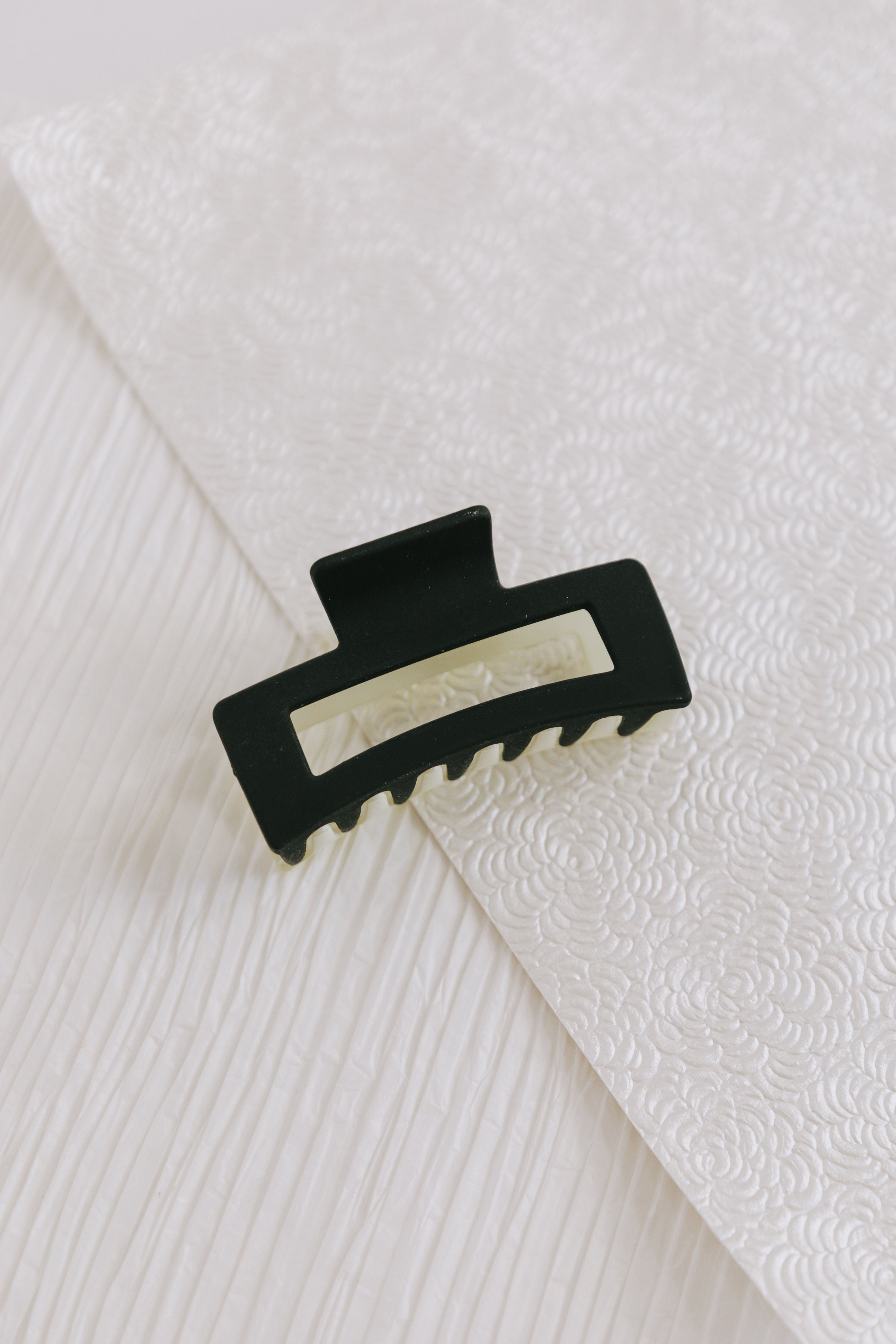 Unforgettable Days Claw Clip - 3 Colors! Black