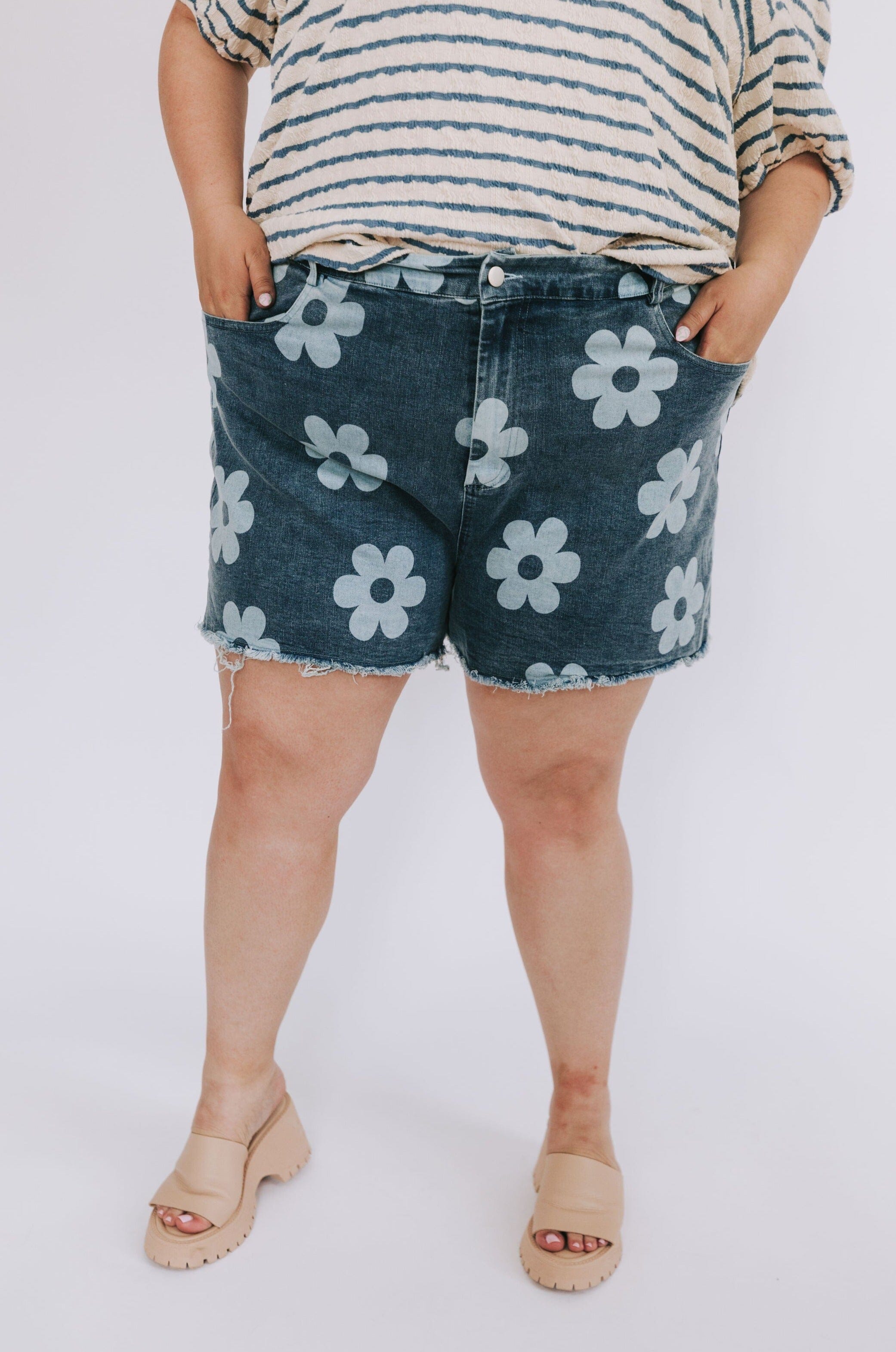 PLUS SIZE - Summer Love Shorts
