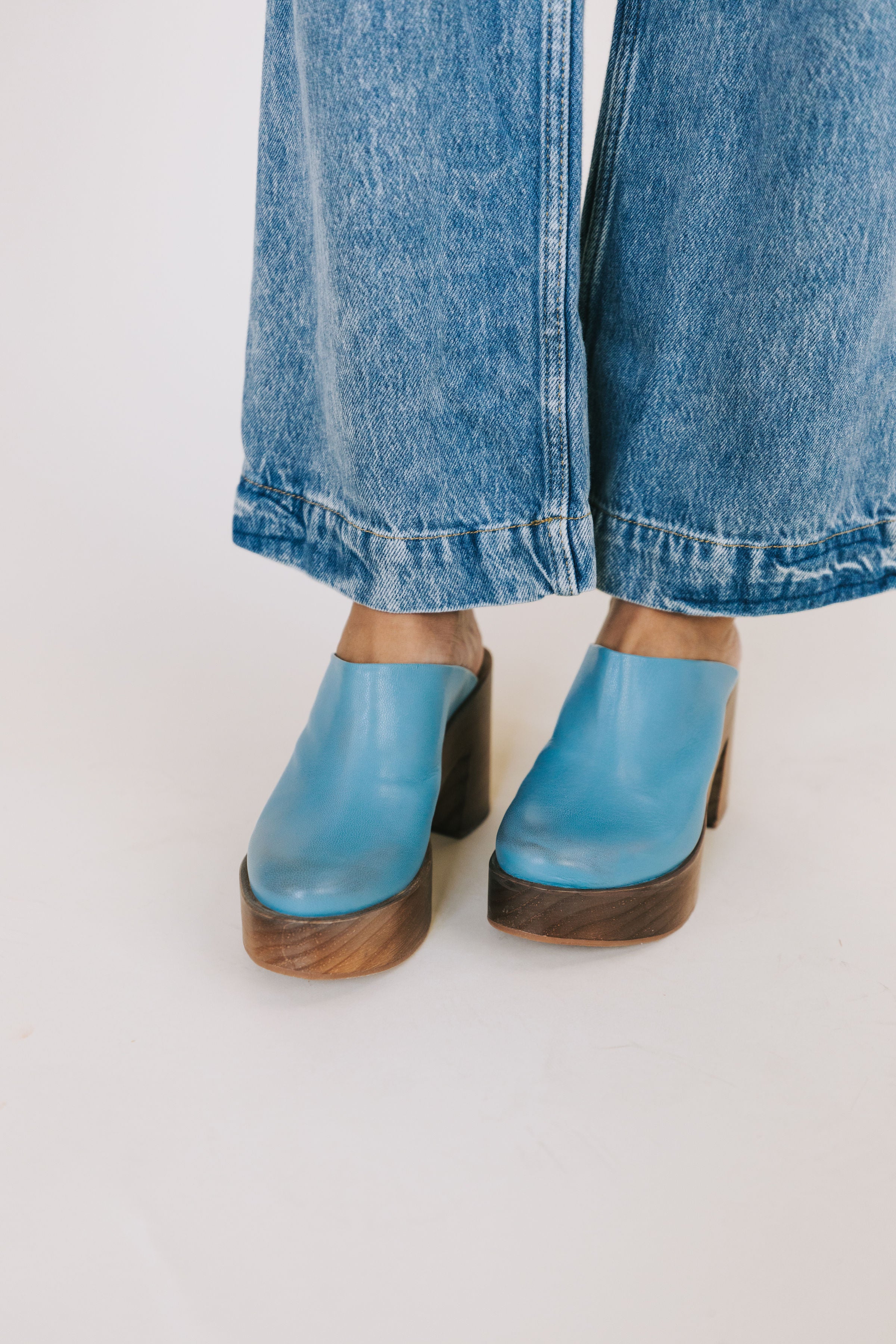 FREE PEOPLE - Suki Platform Clogs