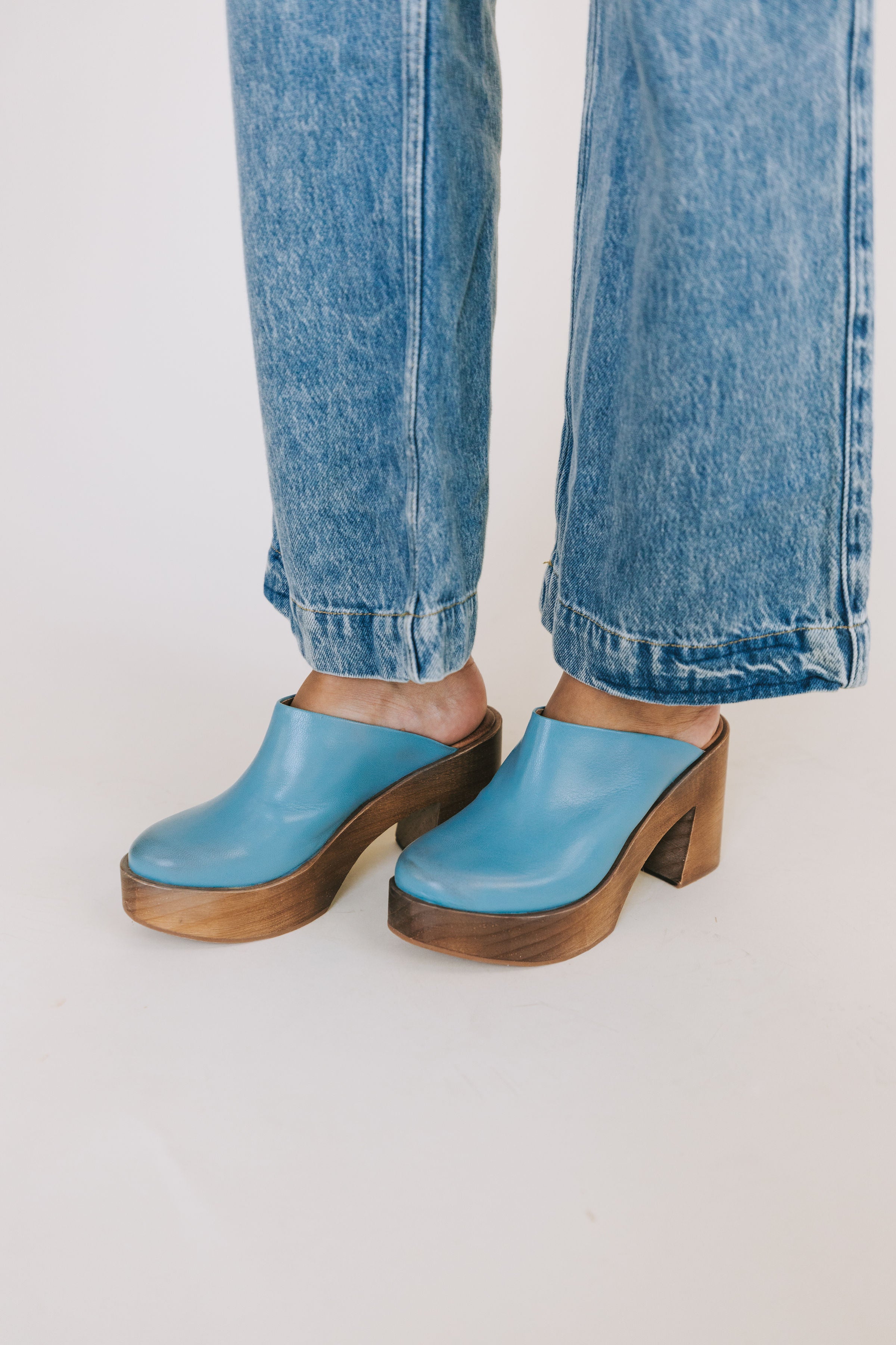 FREE PEOPLE - Suki Platform Clogs