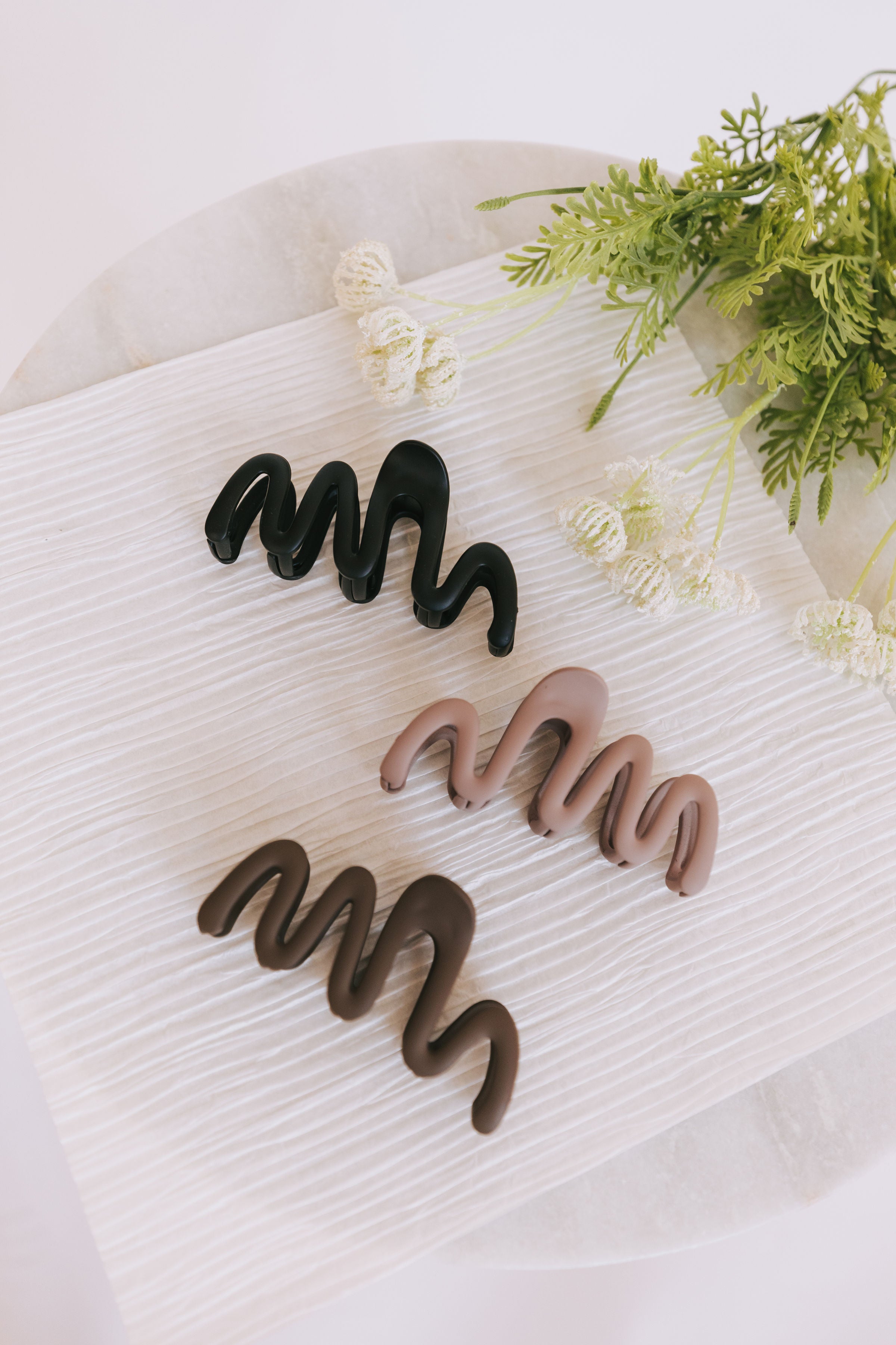 New Wave Claw Clip - 3 Colors!