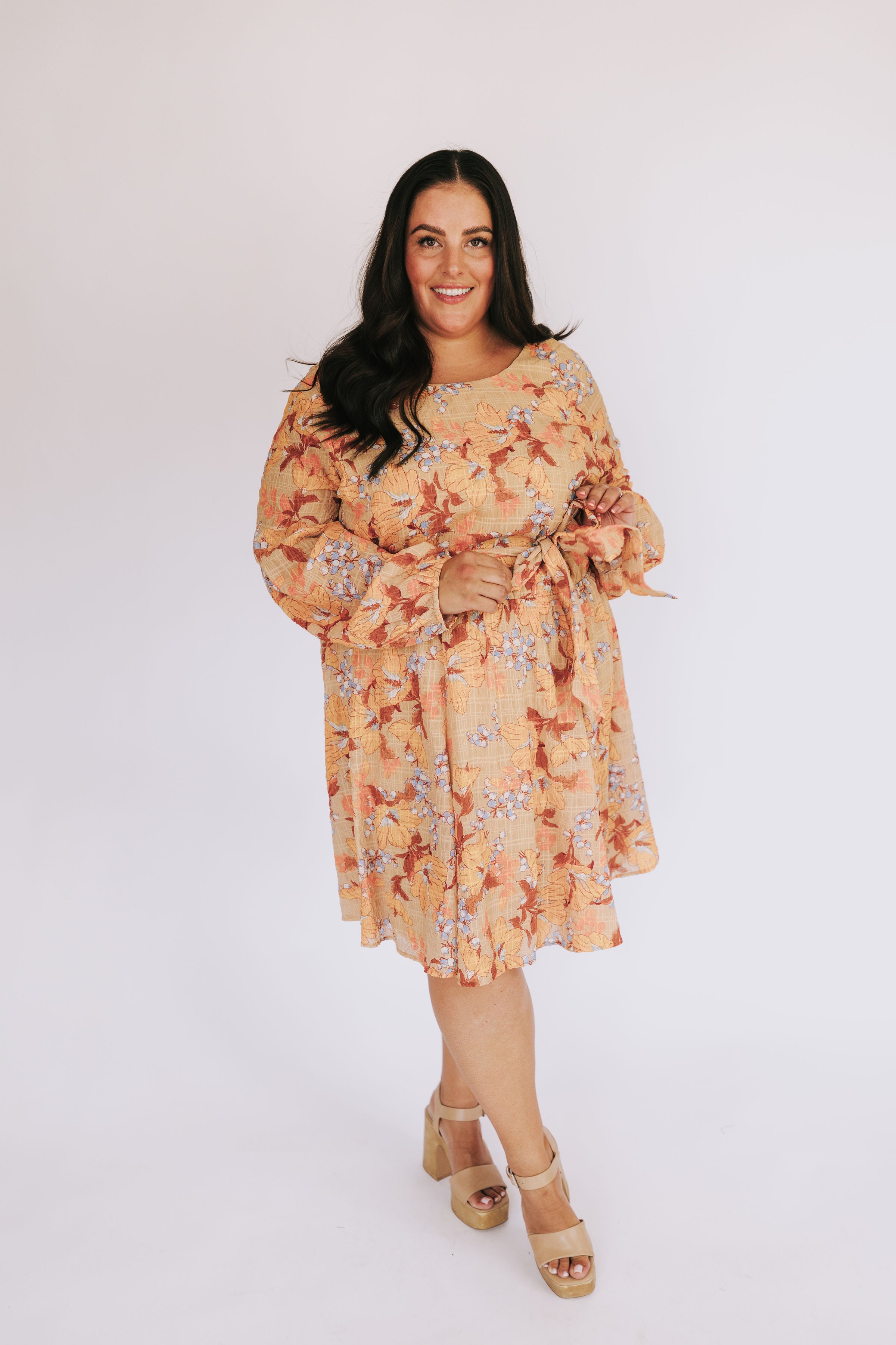 PLUS SIZE - Pull Away Dress