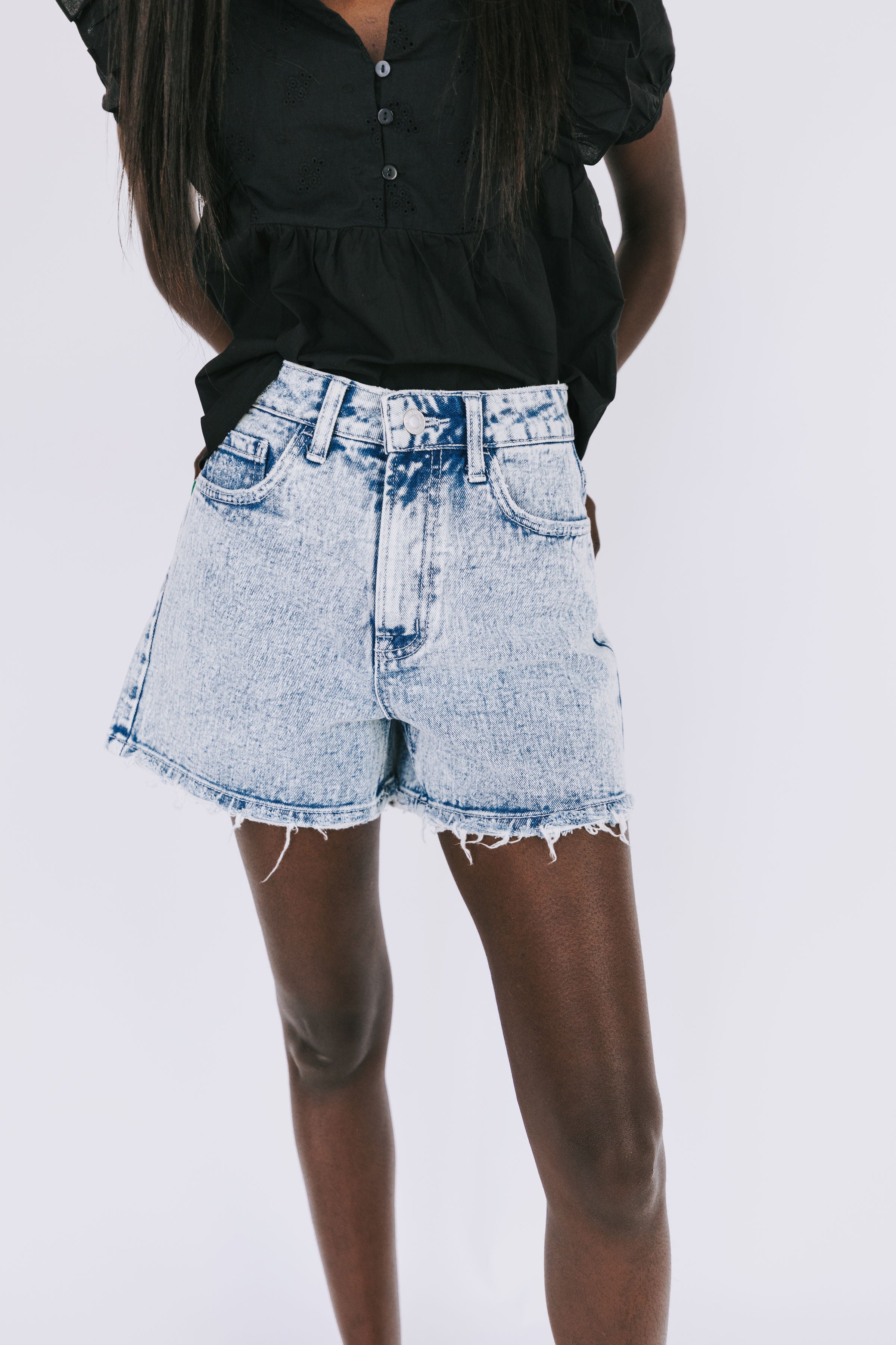 Alma Shorts