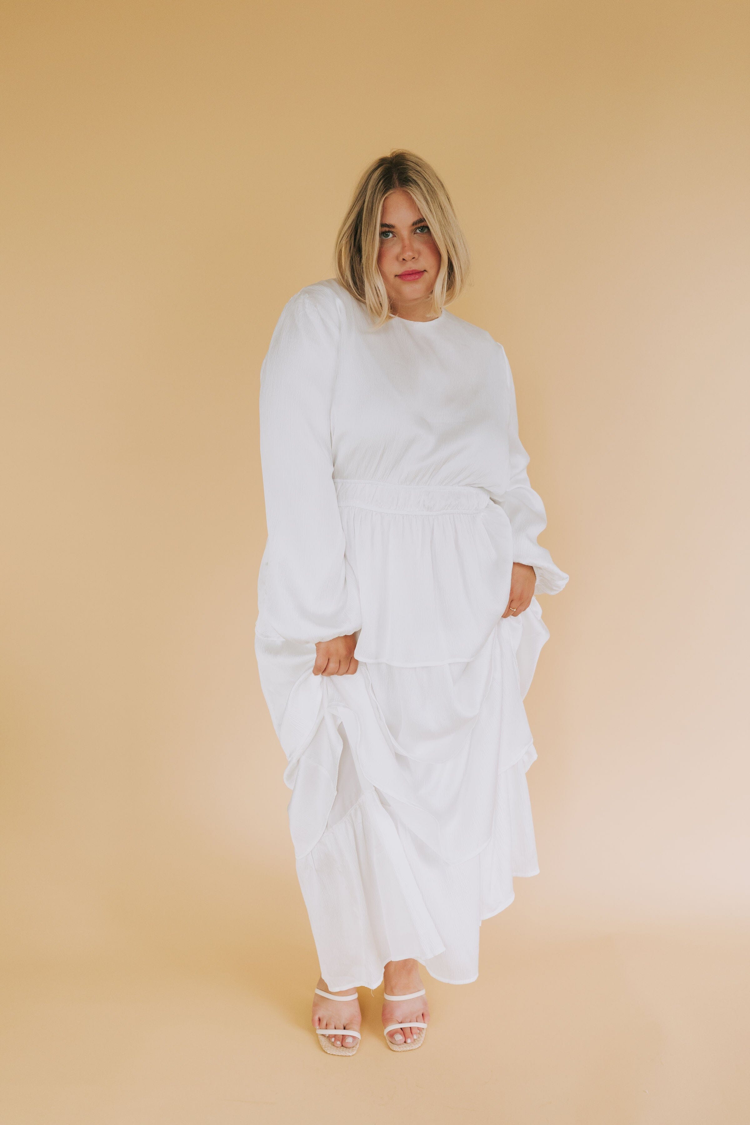 PLUS SIZE - The White: Whitney