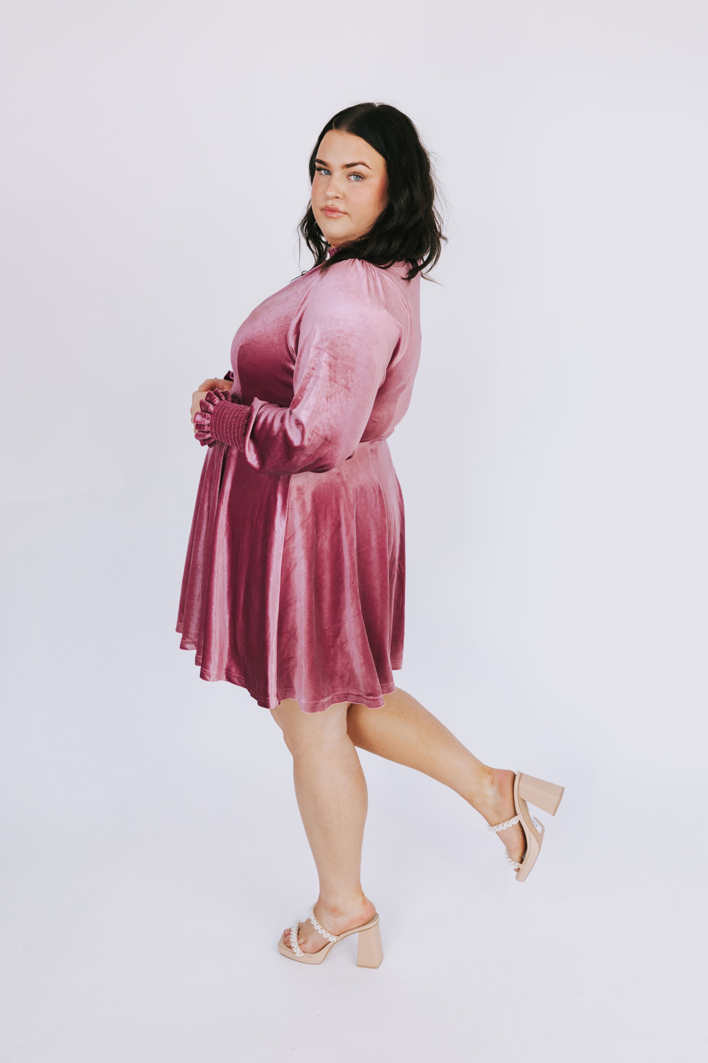 PLUS SIZE - Glamour Shot Dress
