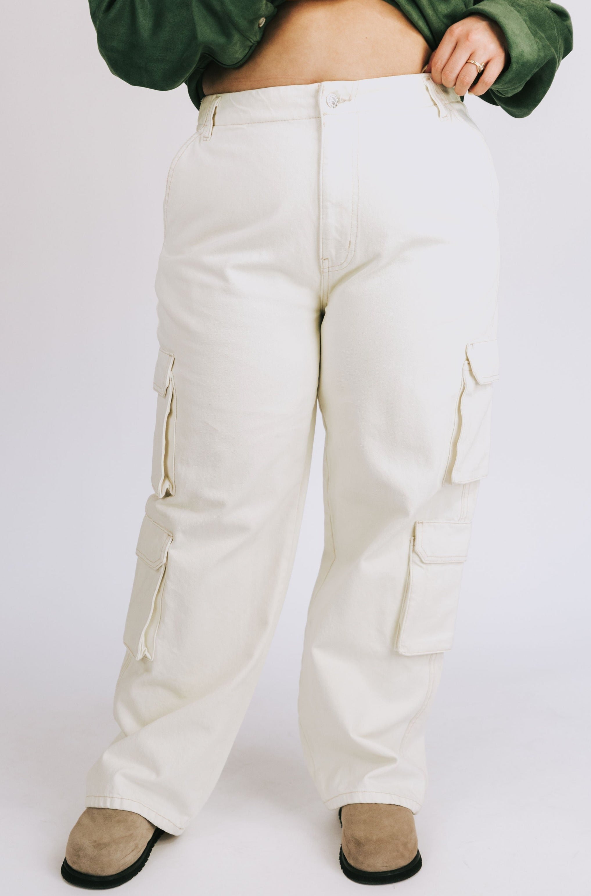 PLUS SIZE Weekend Getaway Cargo Jeans