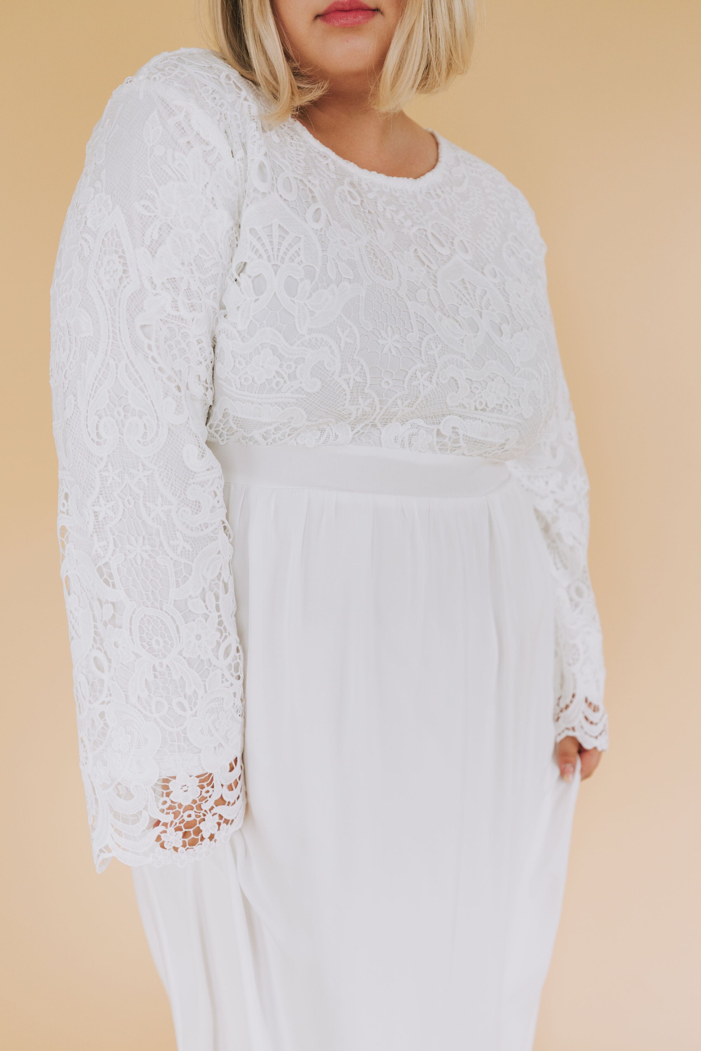 EXCLUSIVE - The White: Gloria