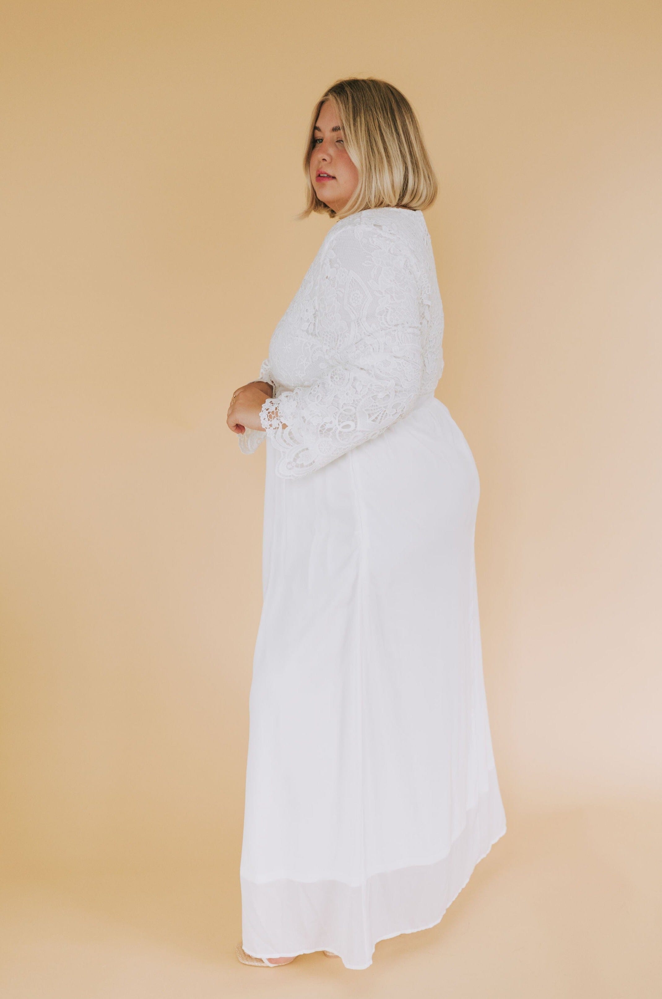 EXCLUSIVE - The White: Gloria