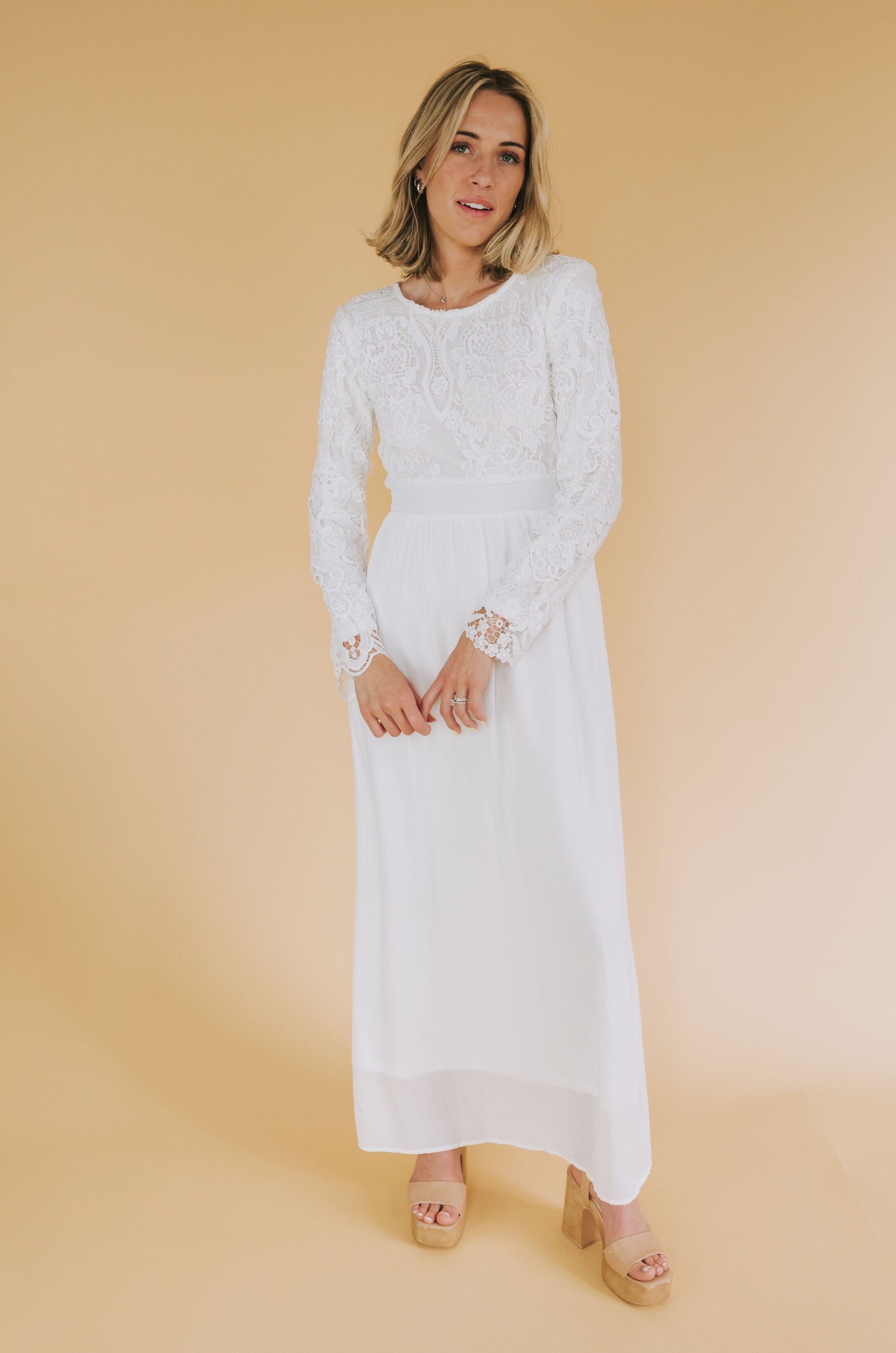 EXCLUSIVE - The White: Gloria