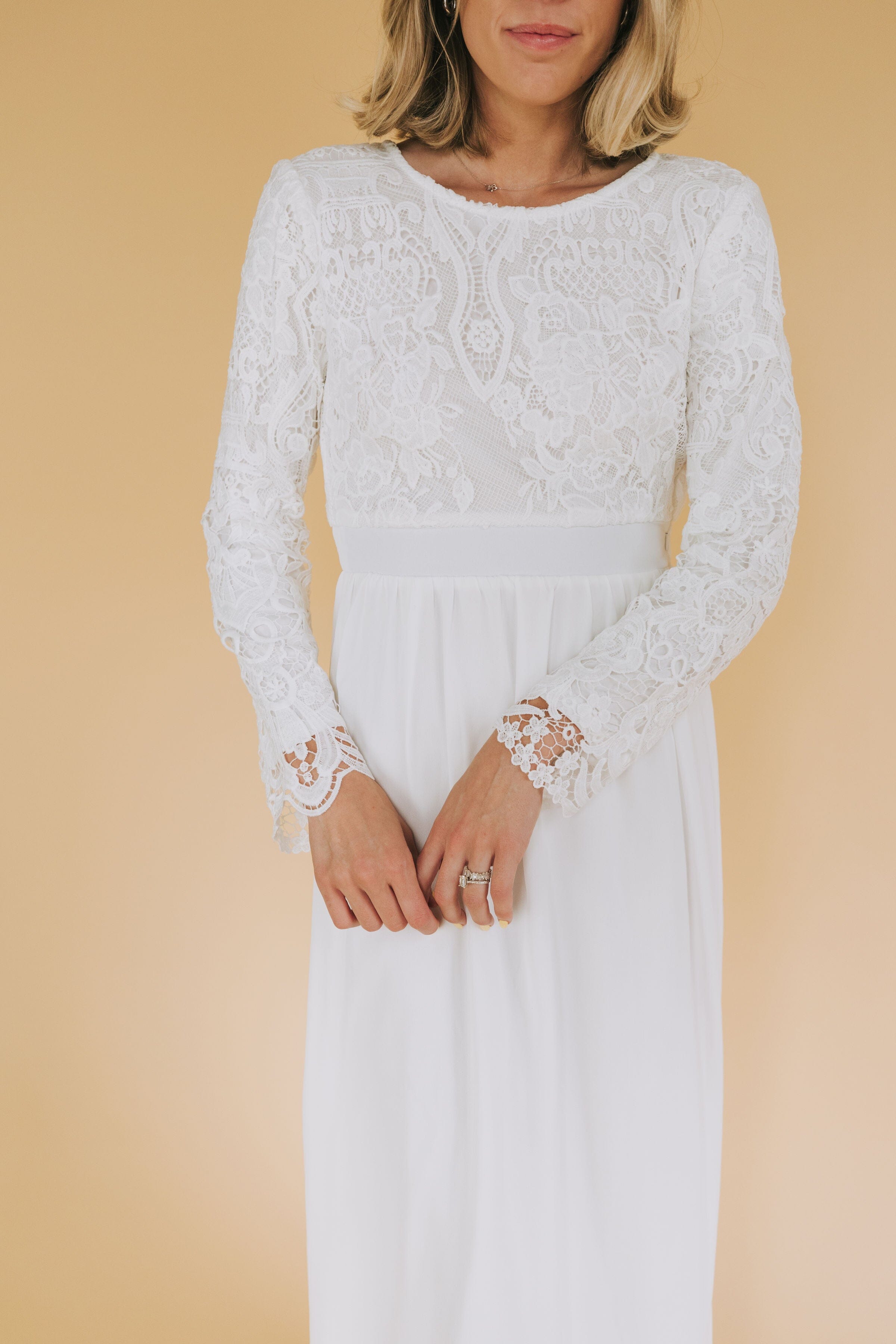 EXCLUSIVE - The White: Gloria