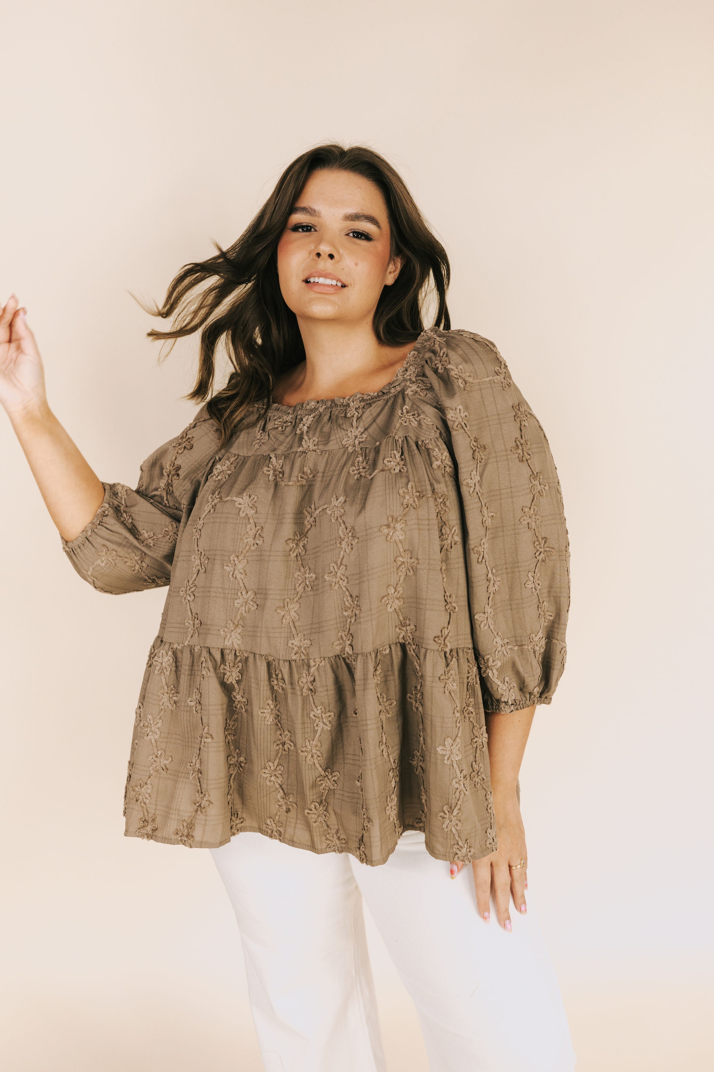 PLUS SIZE - Chasing Dreams Top