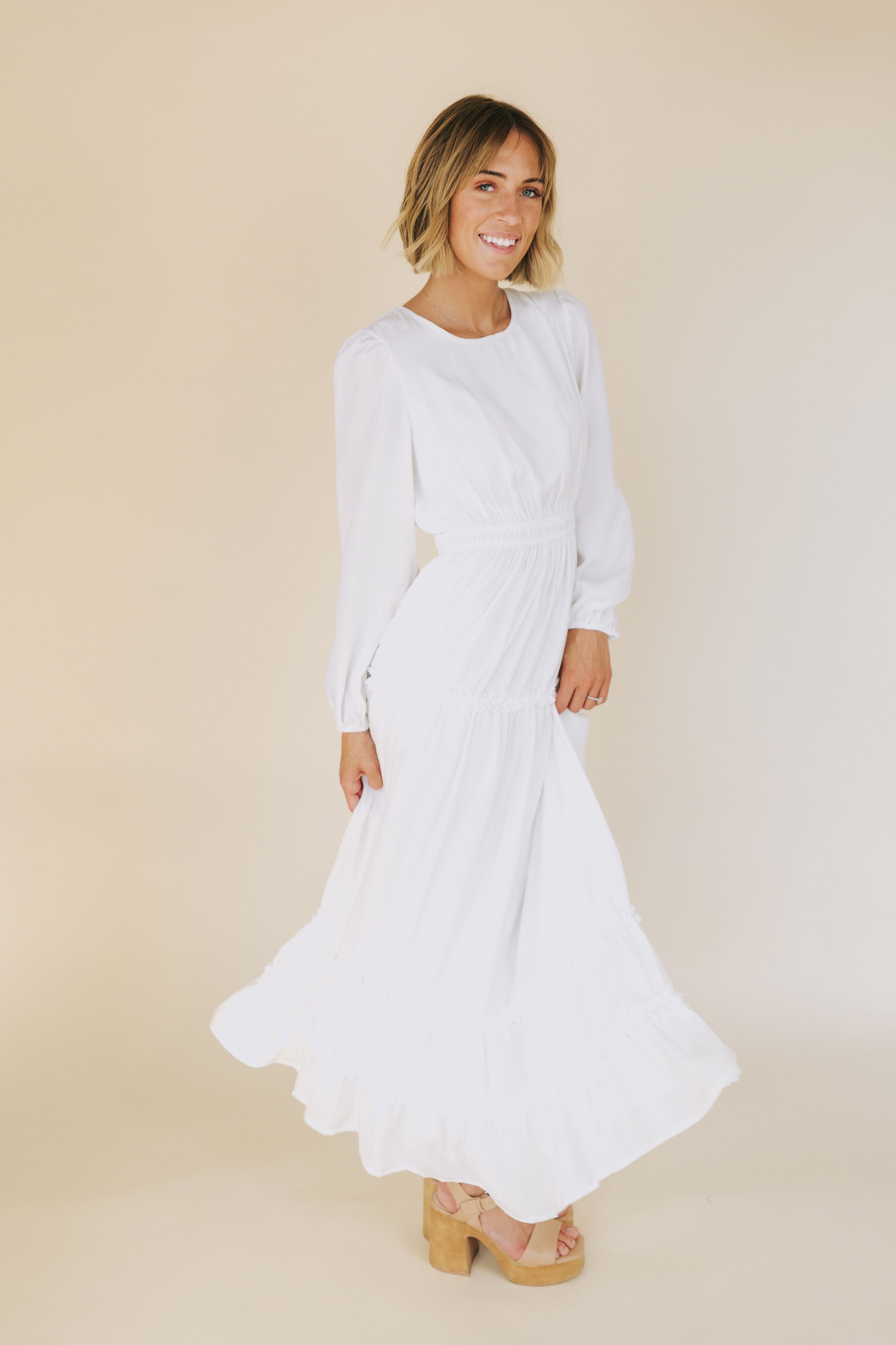 The White: Monica