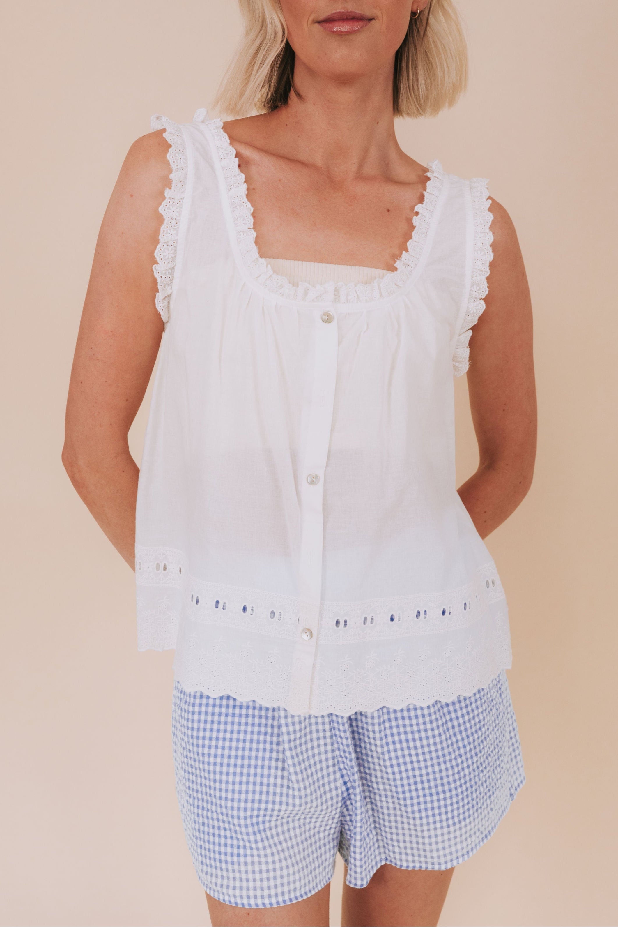 New Surroundings Top