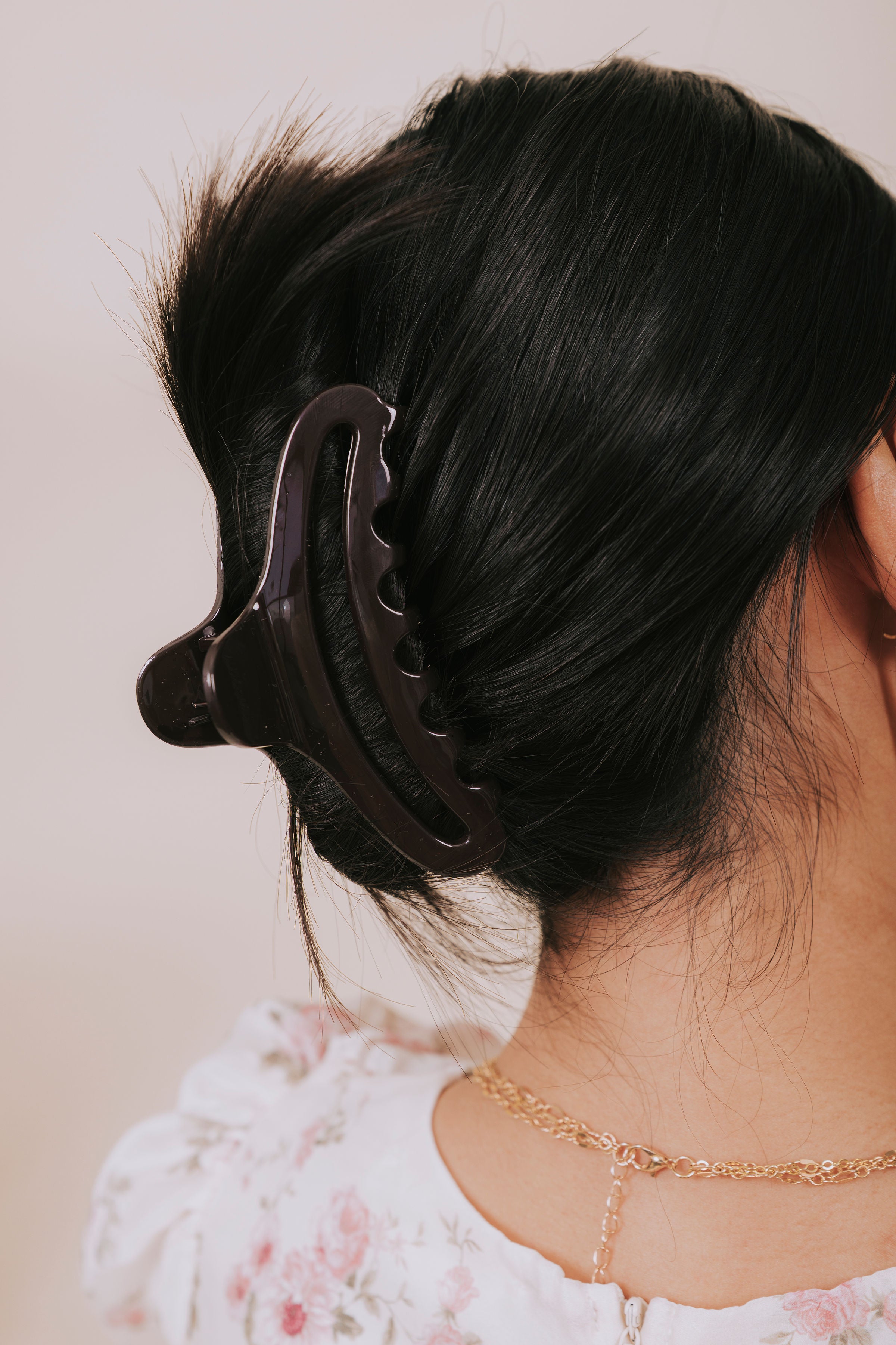 brown curved claw clip