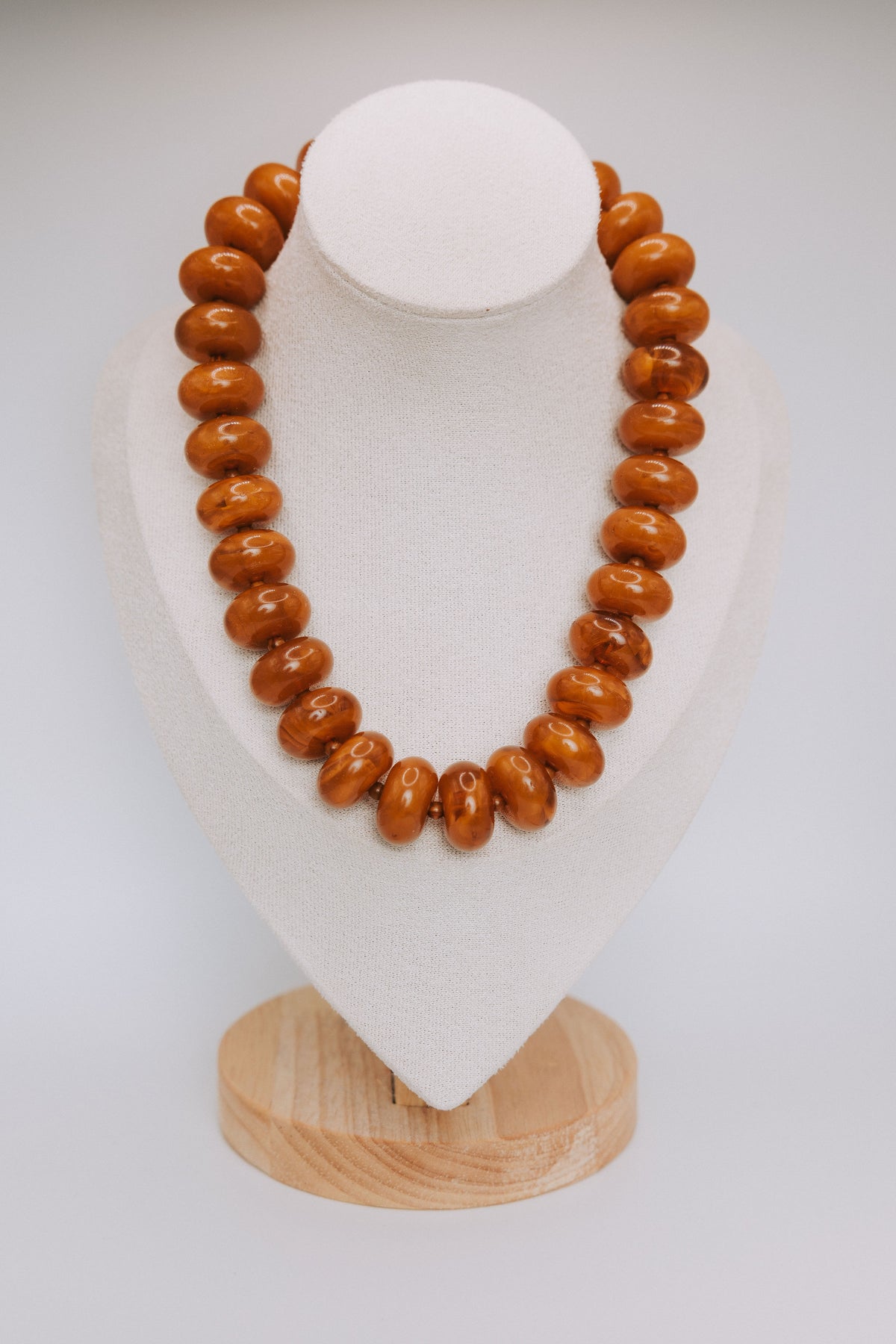 brown resin stone necklace
