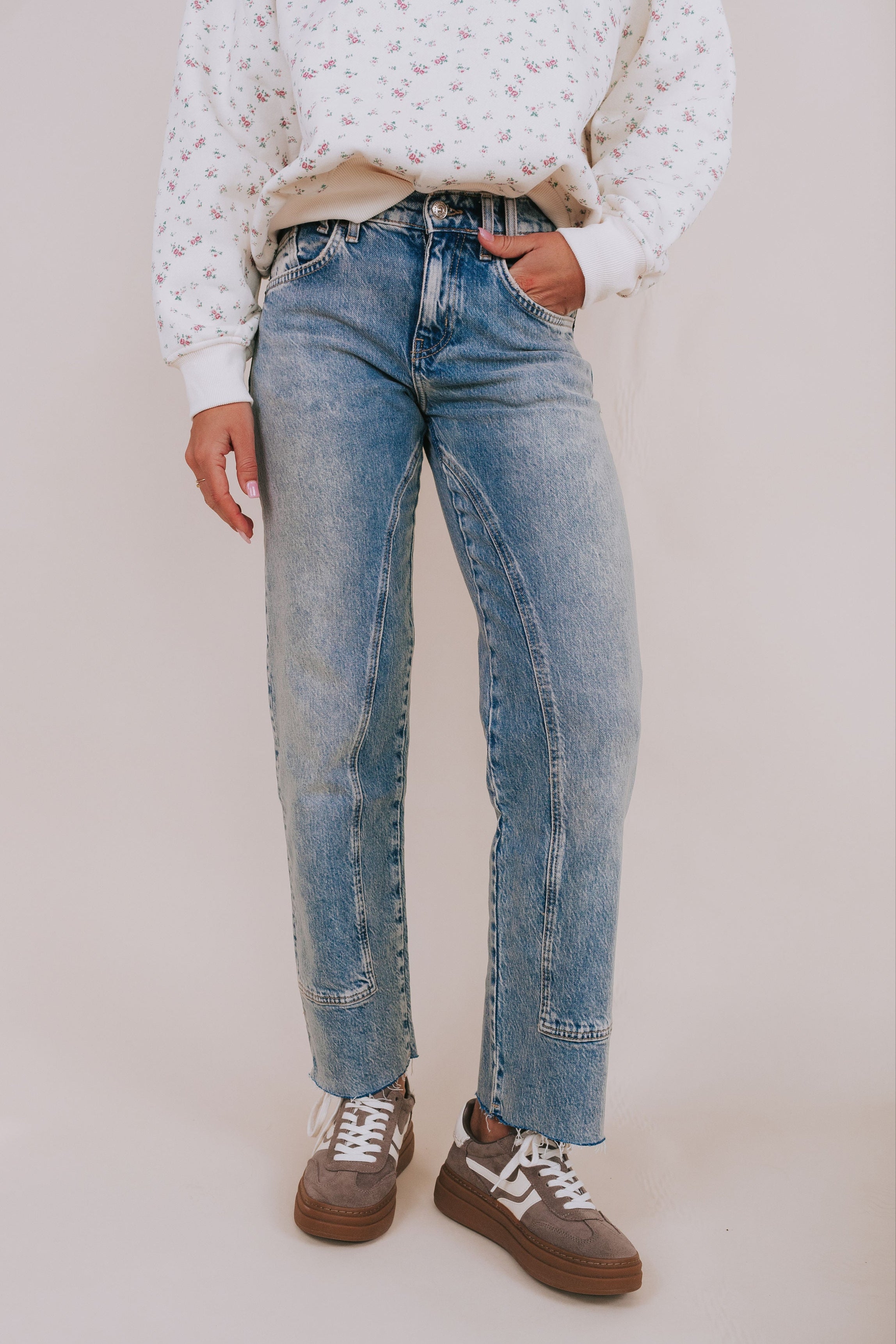 FREE PEOPLE - Risk Taker Mid-Rise Jeans by Free People in Mantra