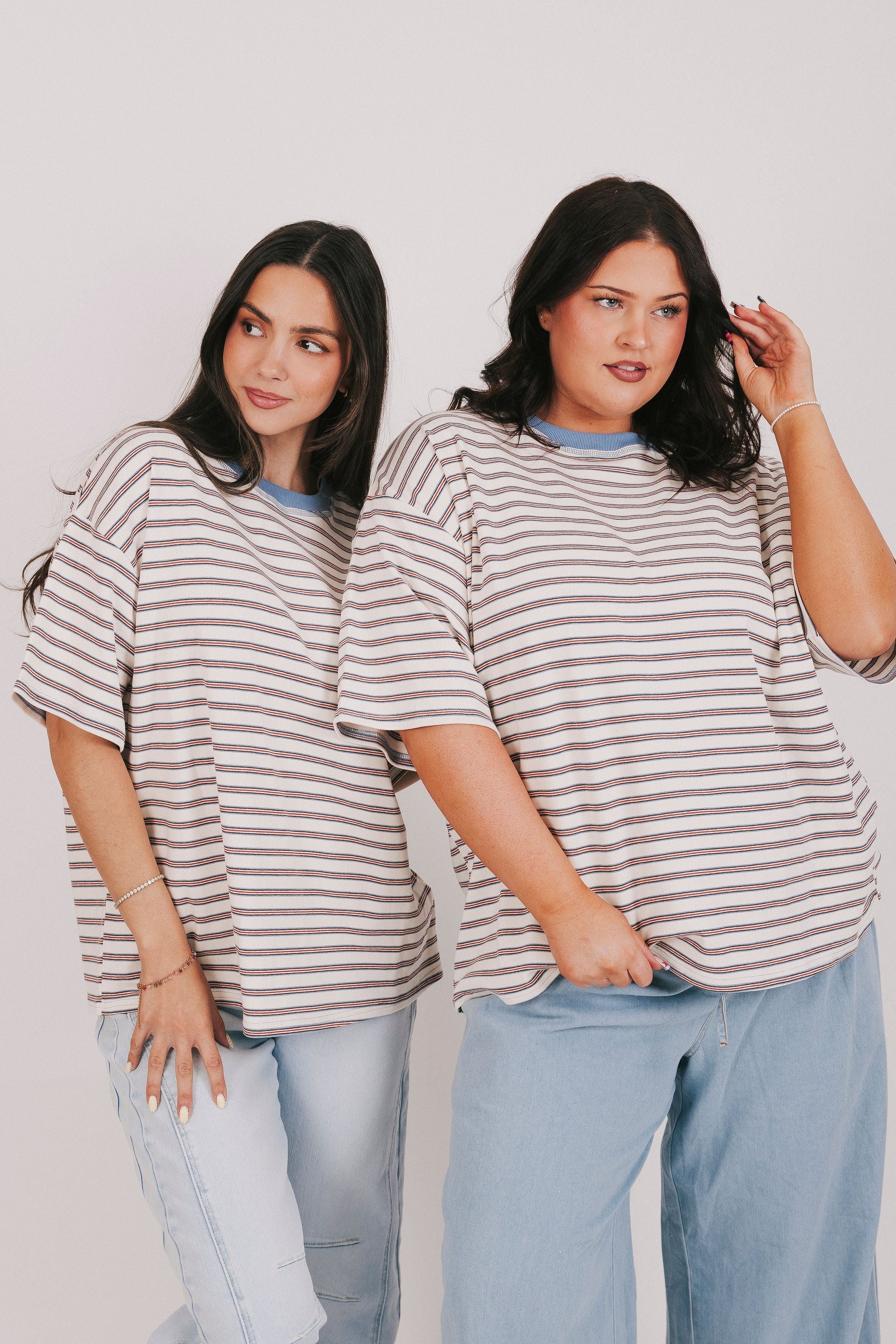 Oversized tee short sleeves contrast crew neck