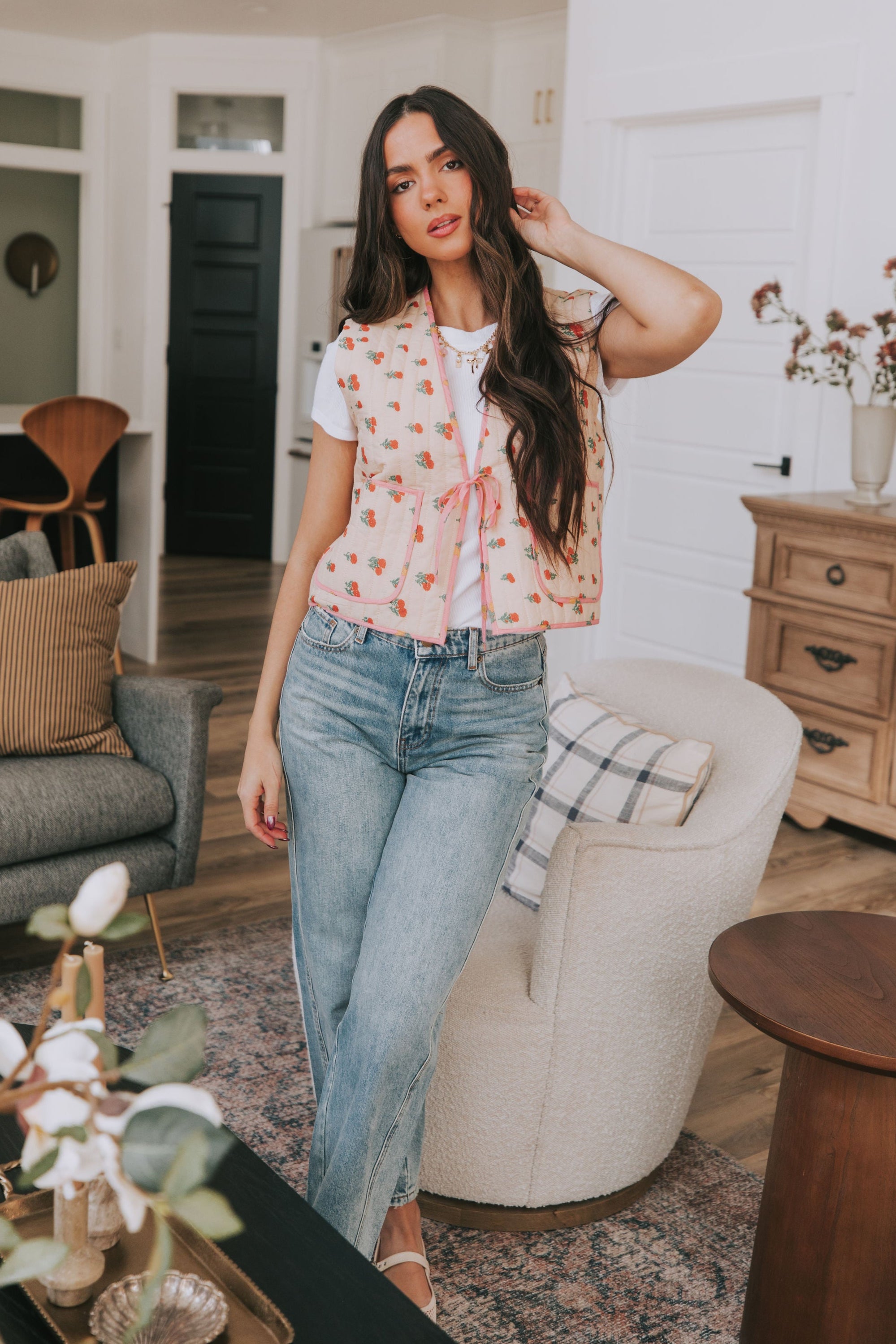 pink piped floral vest model