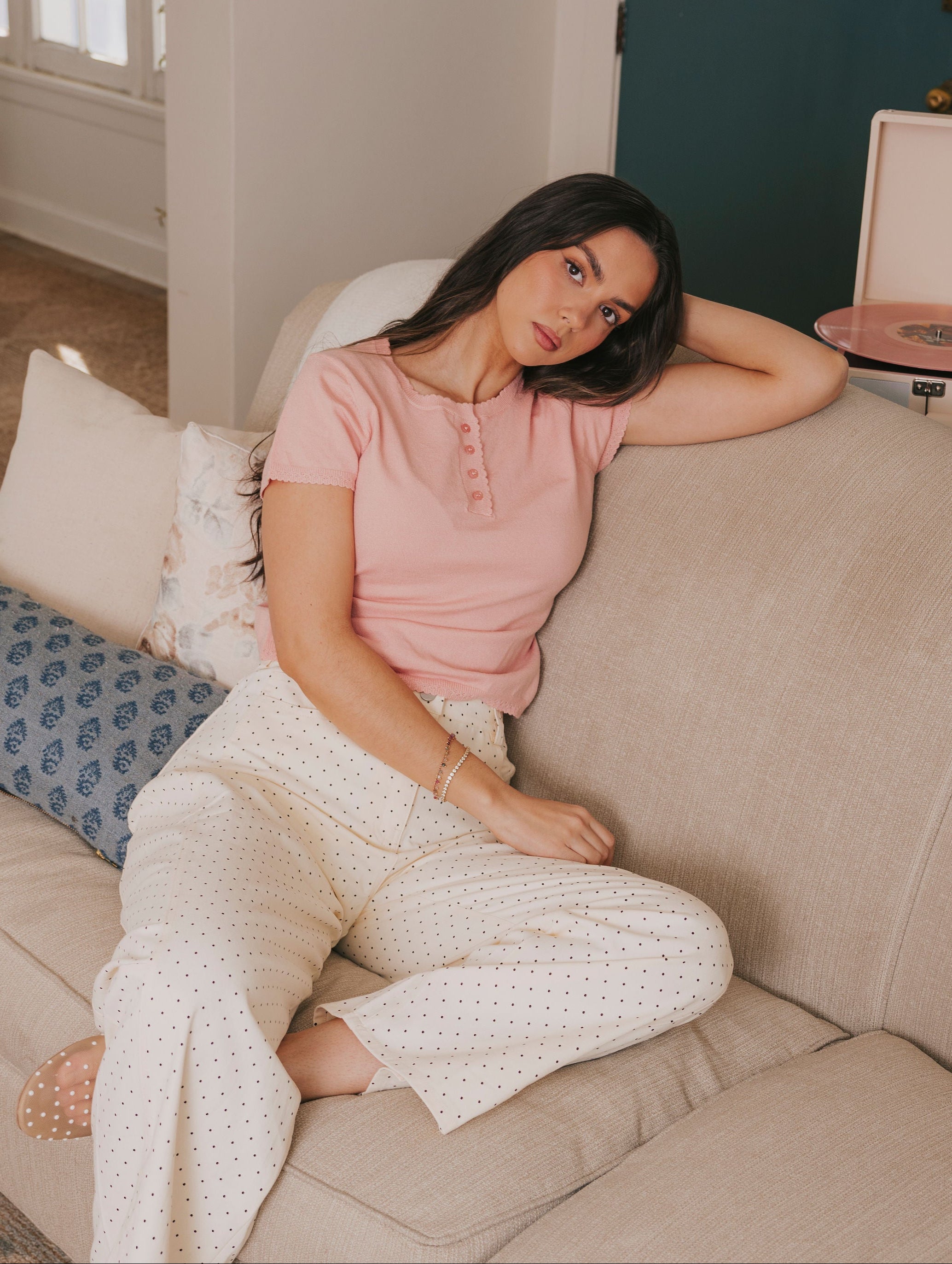 pink ribbed trim top model