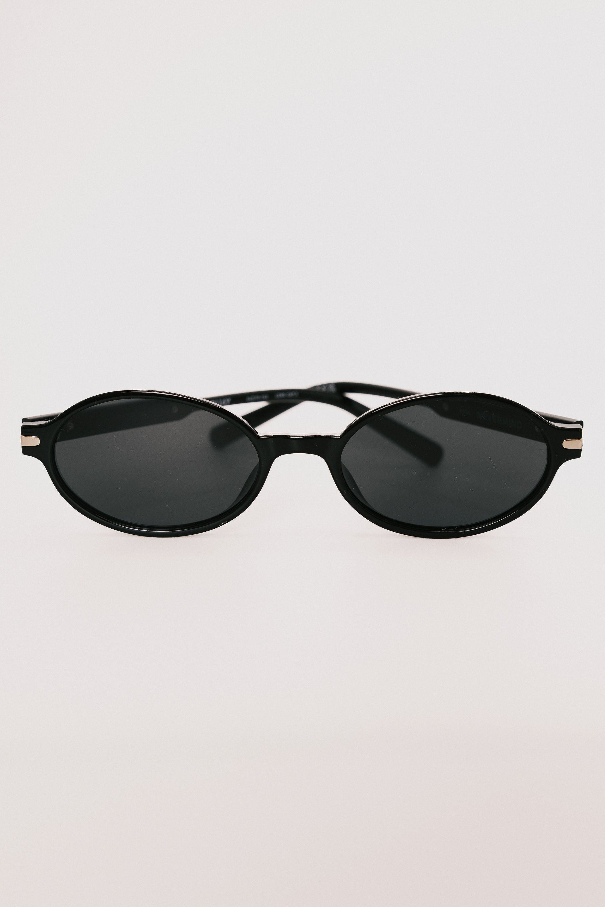 quay nevermind sunglasses black