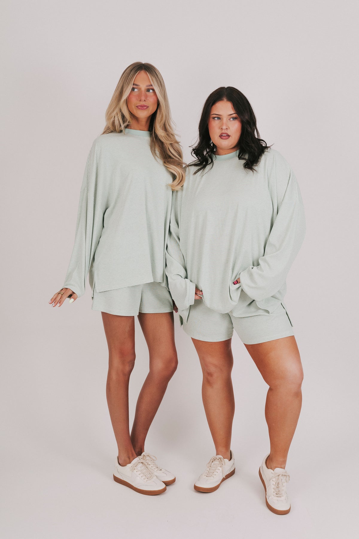 Horizontal striped lounge shorts with an elastic waistband and ribbed material