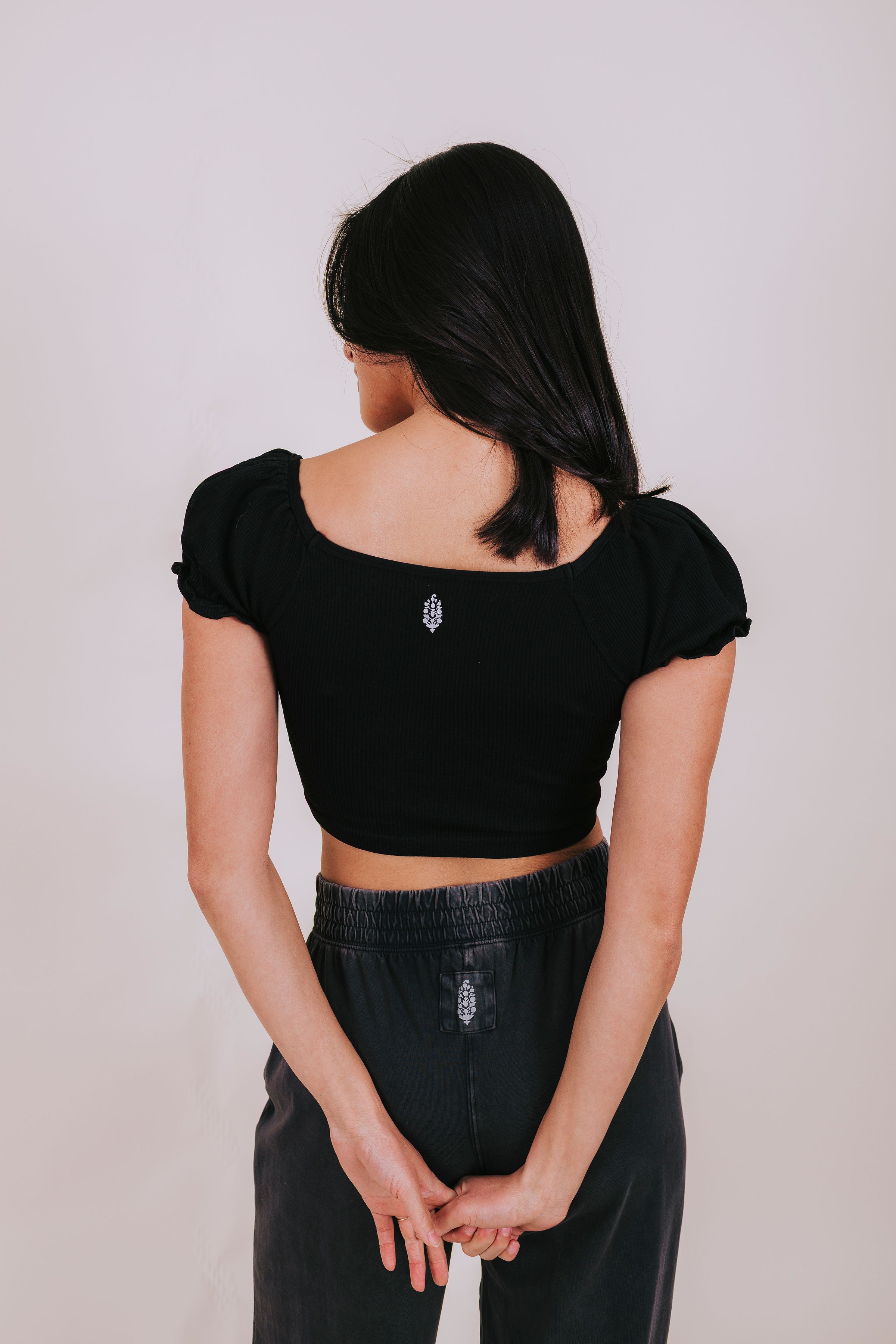 ODAKHA editforlulu パフスリーブ トップス black FREE PEOPLE - Happiness Runs Puff Sleeve Crop Tank