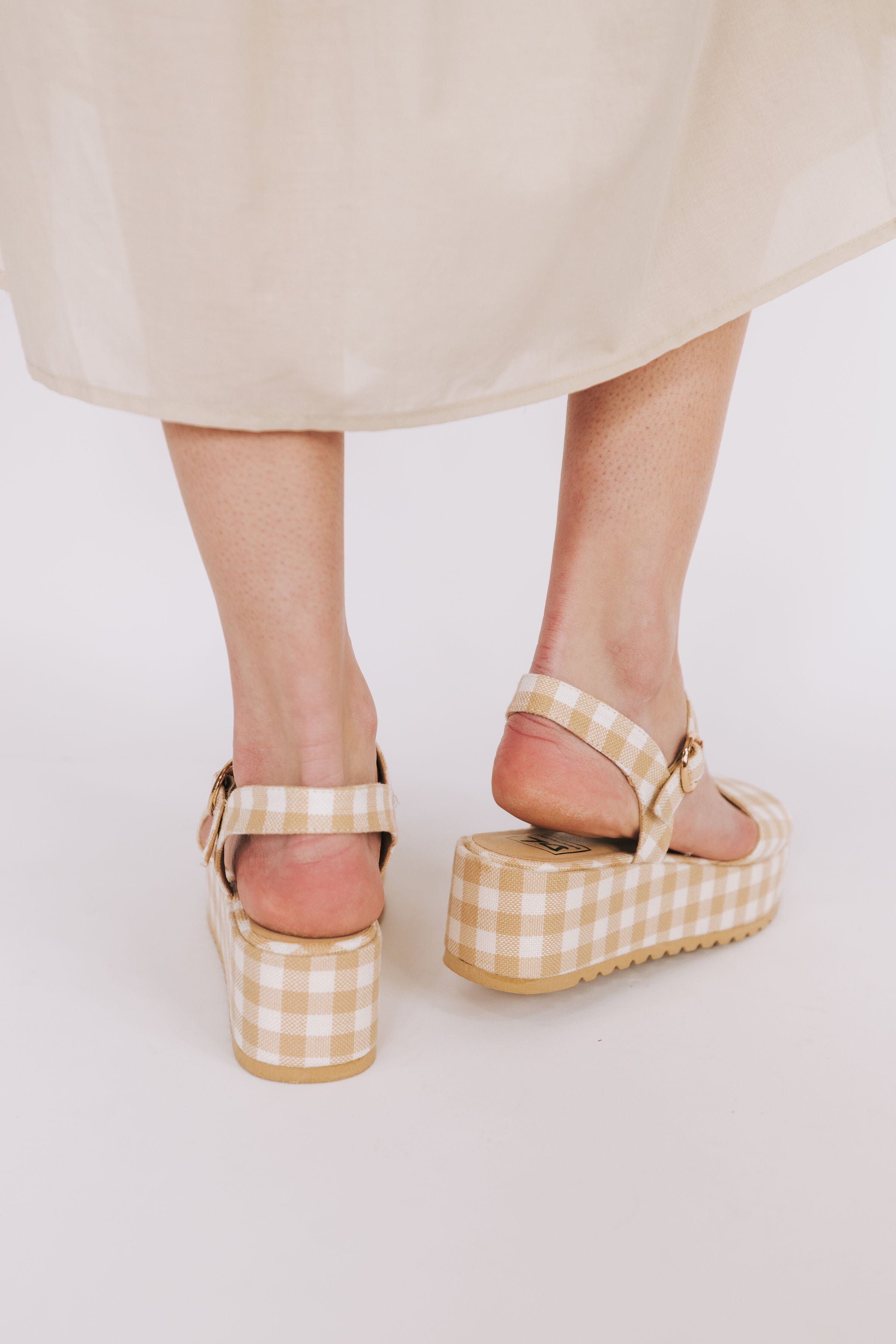 CHINESE LAUNDRY - Jump Out Platform Sandal