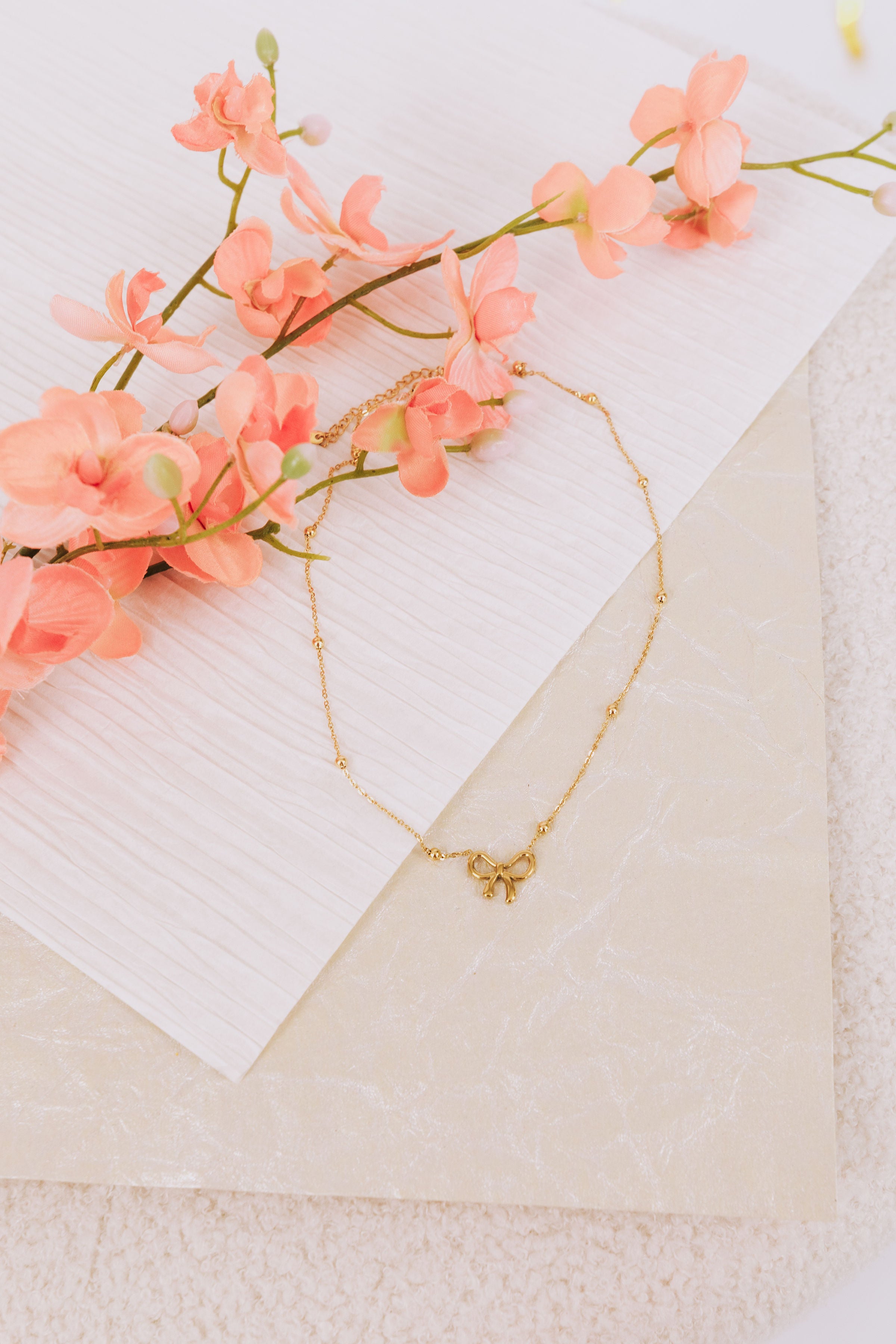 18K Gold Bow Of The Ball Necklace