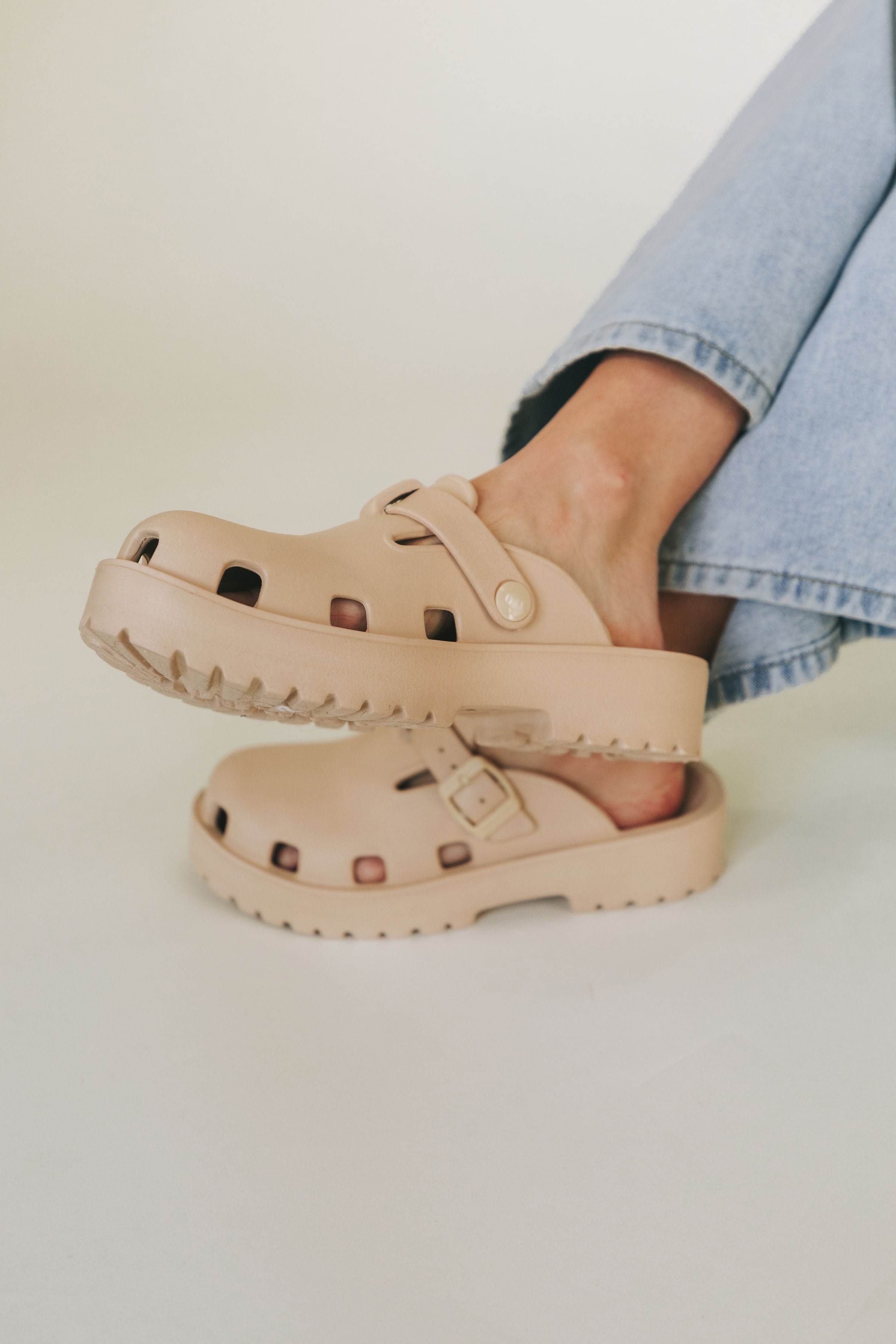 FREE PEOPLE - Karlie Buckle Clog