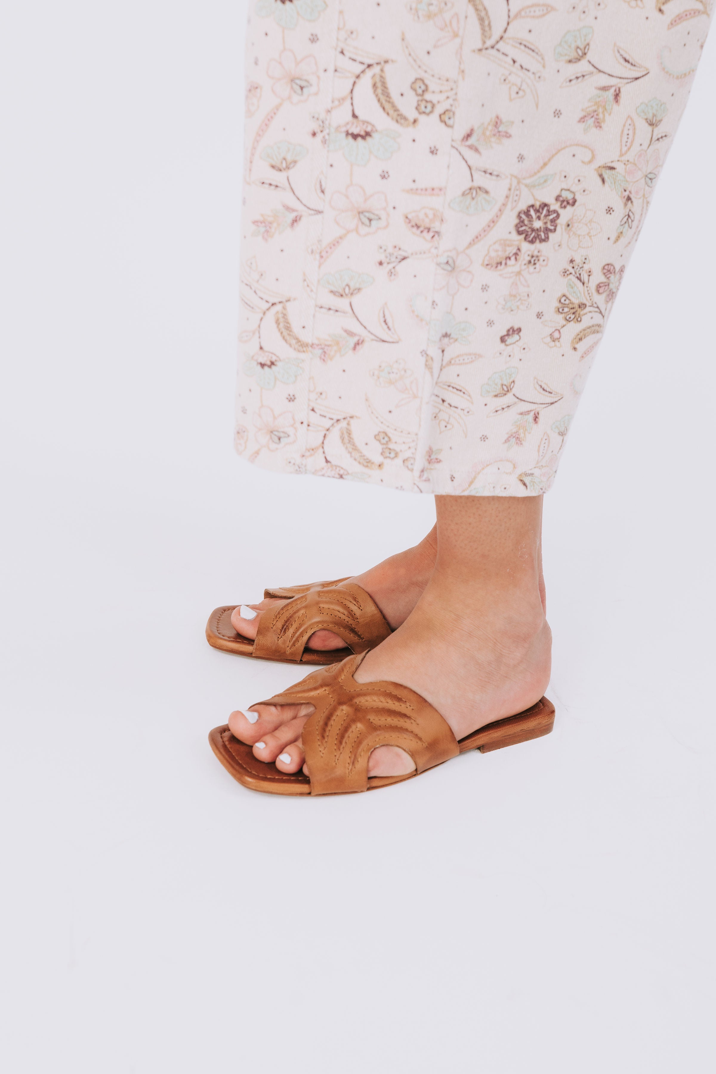 SEYCHELLES - Madhu Sandal