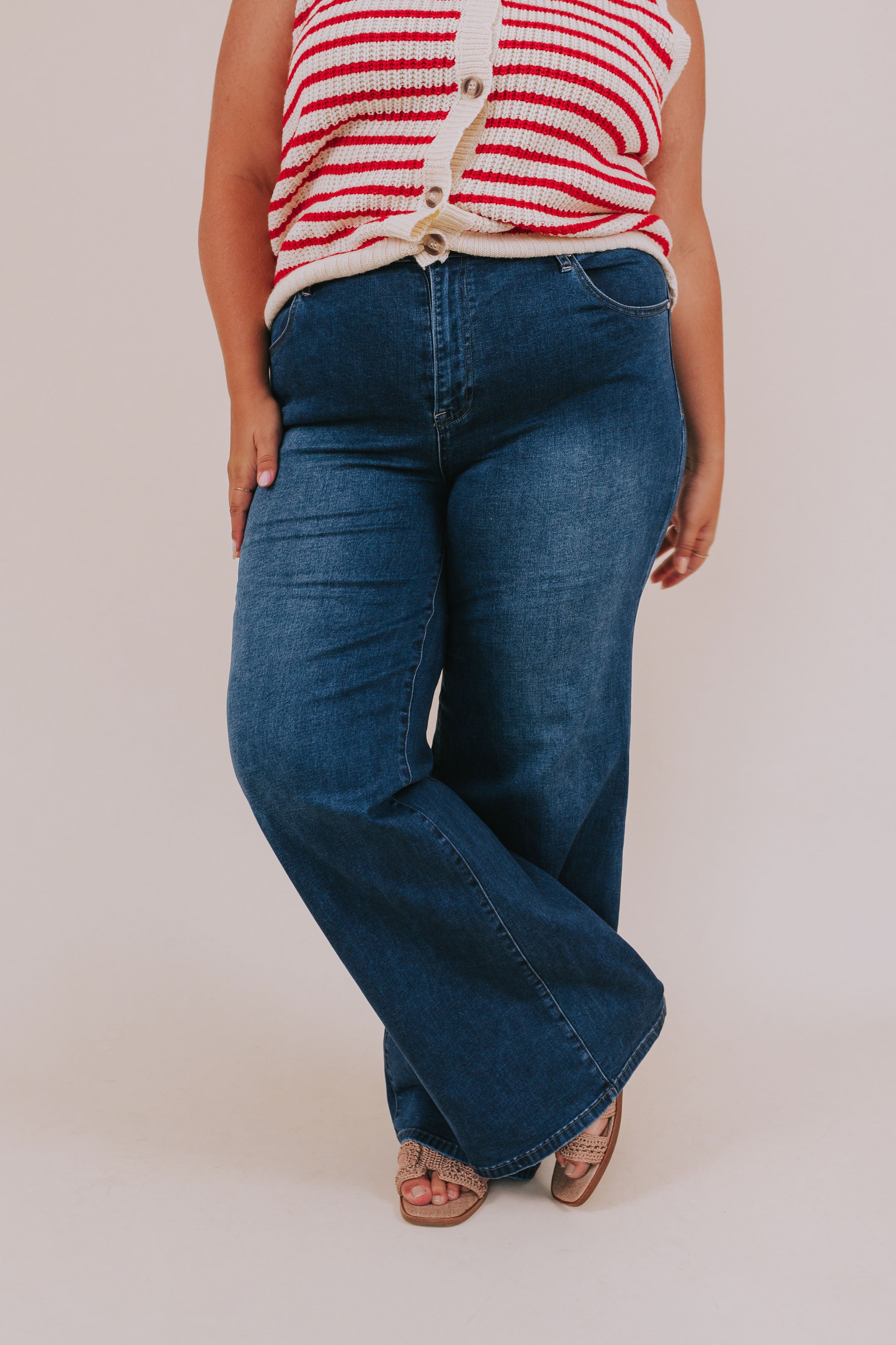 PLUS SIZE - Staring At You Jeans