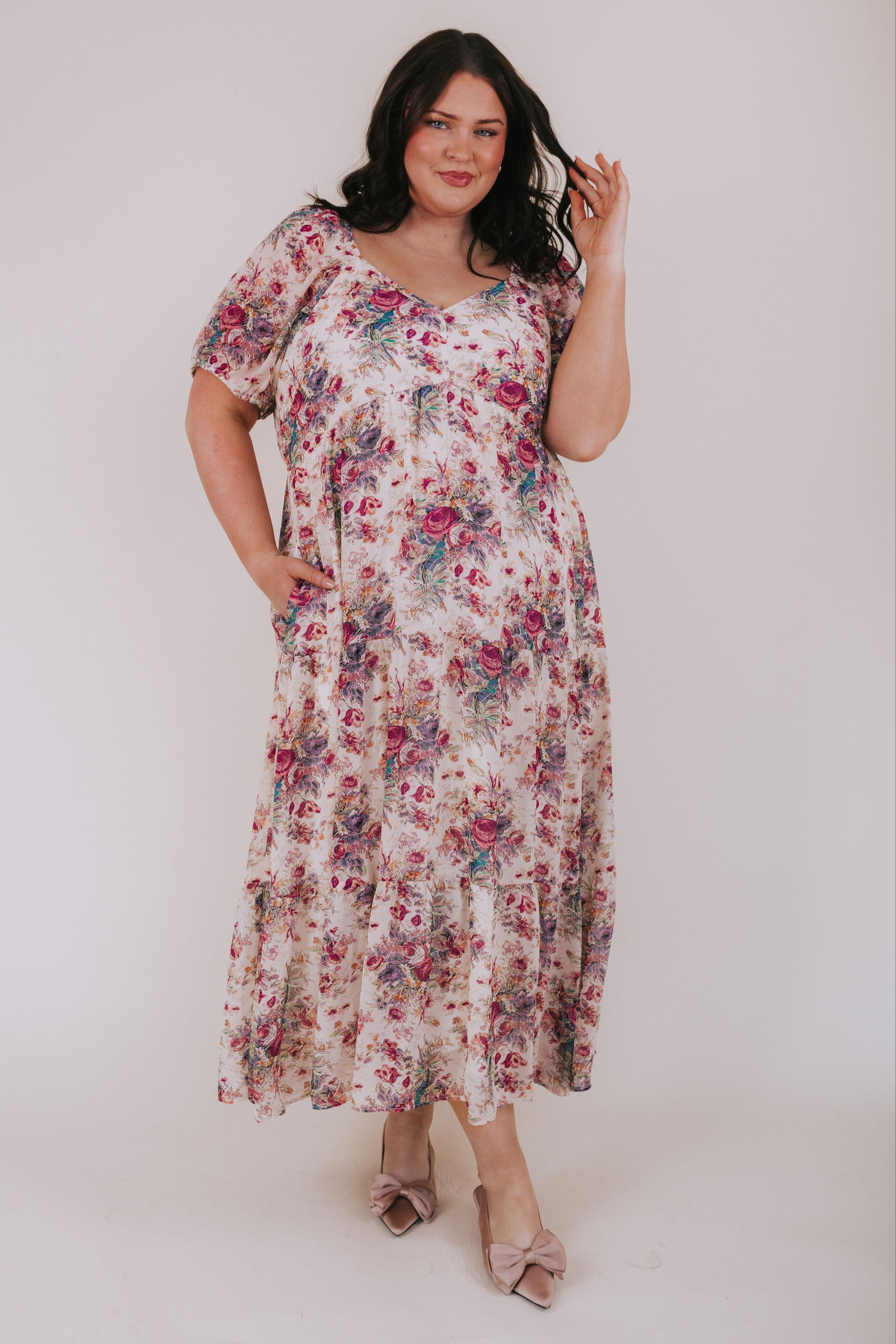 PLUS SIZE - Champagne Poetry Dress