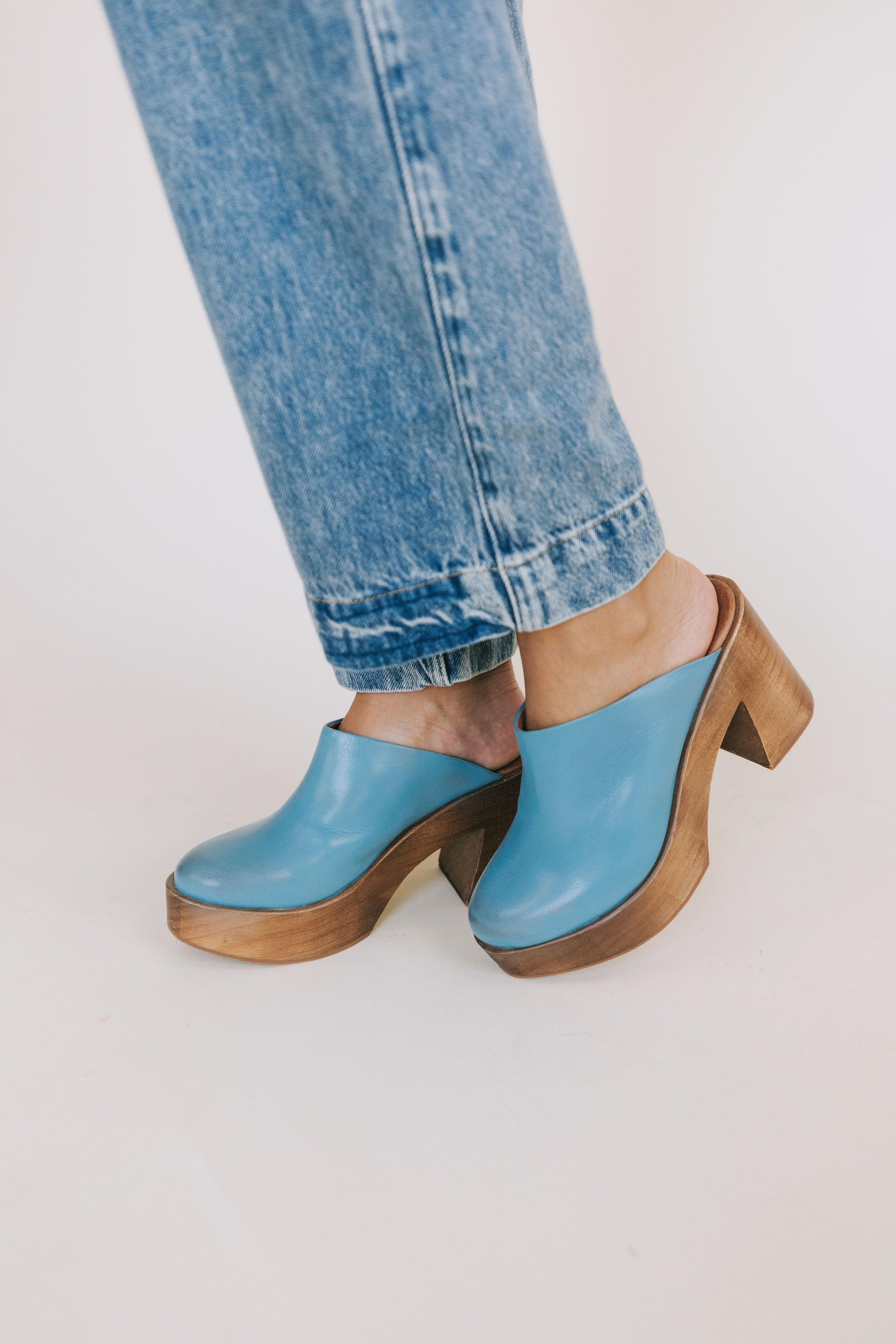 FREE PEOPLE - Suki Platform Clogs