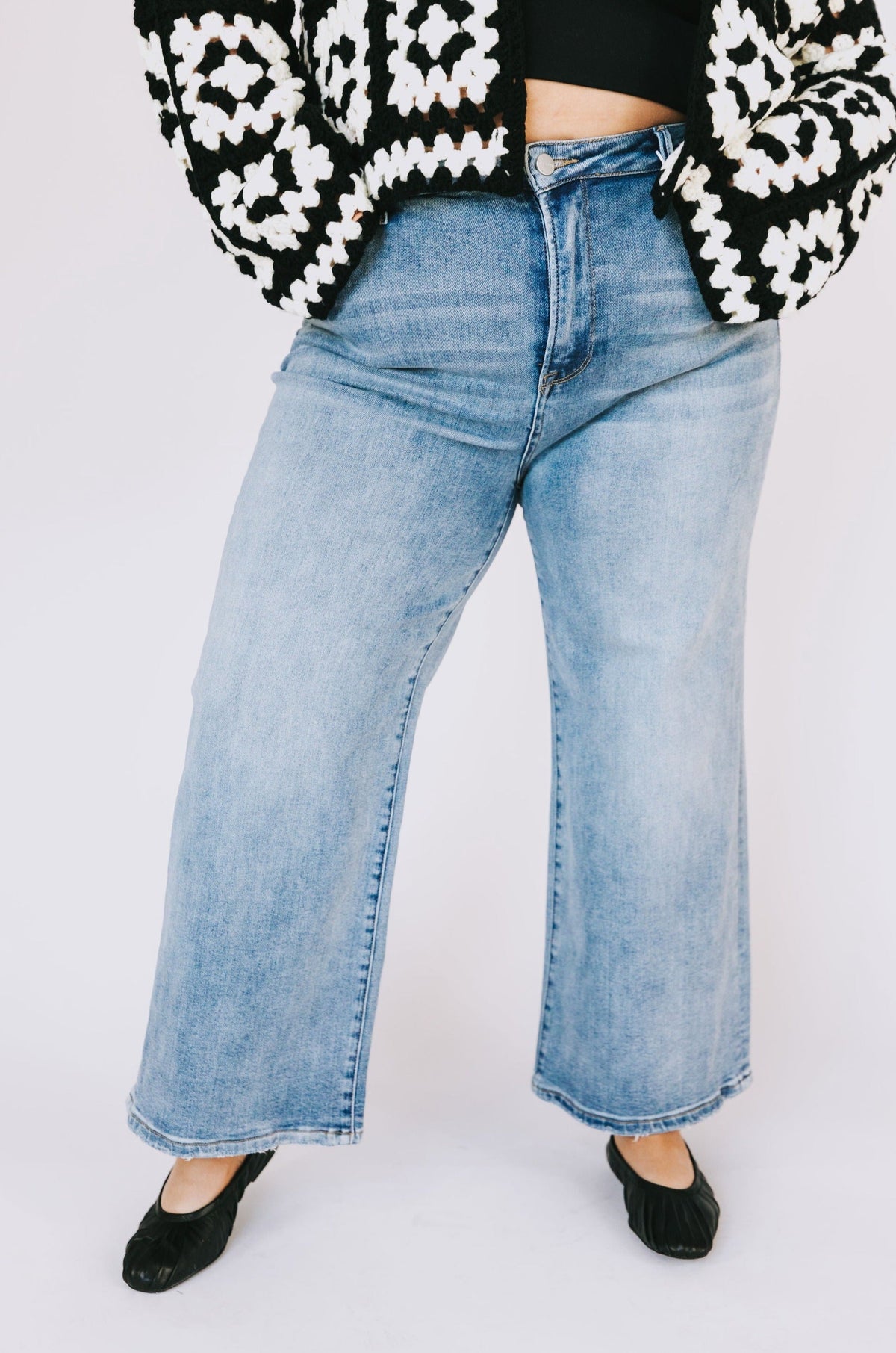 PLUS SIZE - Unveil Truth Jeans 