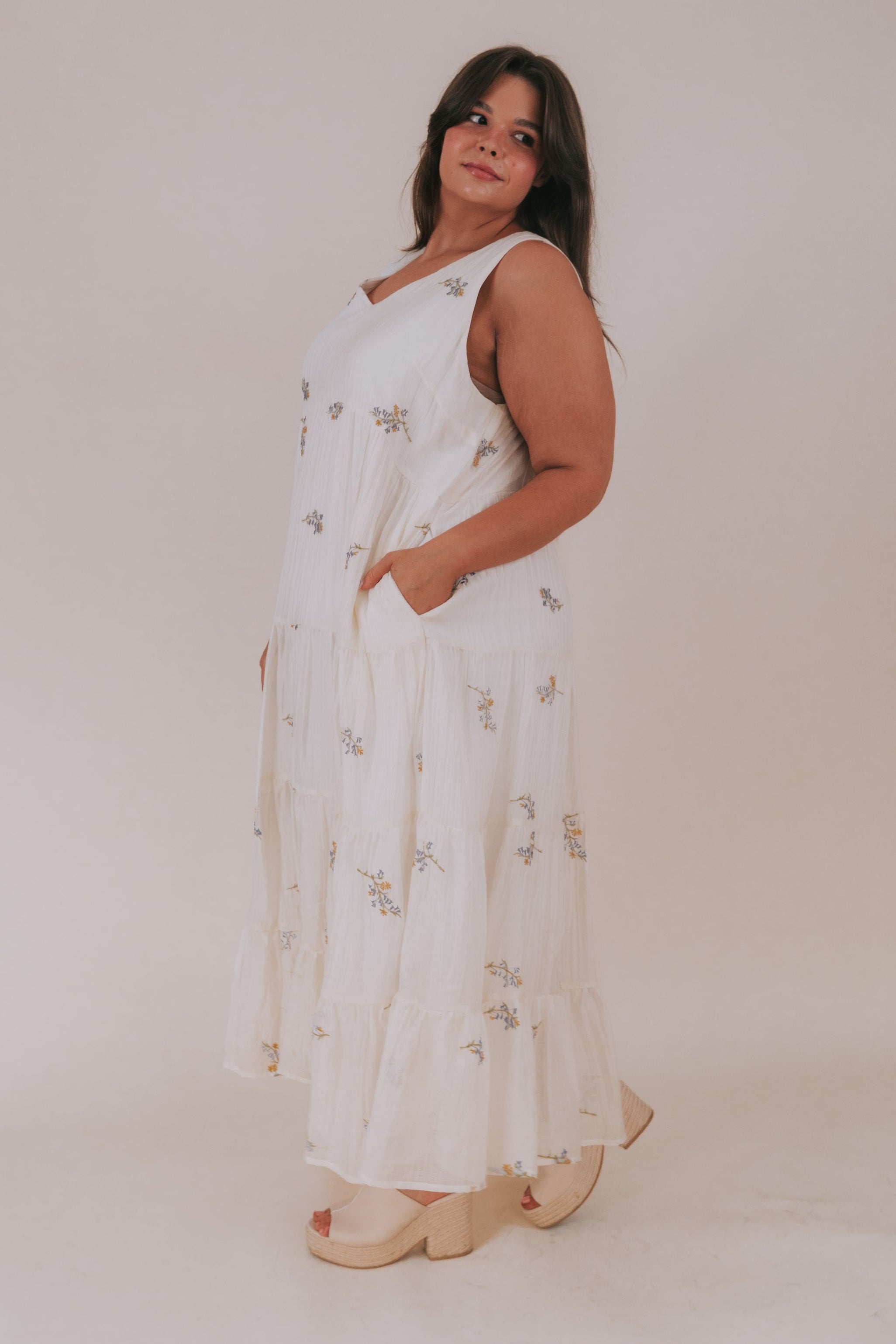 PLUS SIZE - Countryside Romance Dress