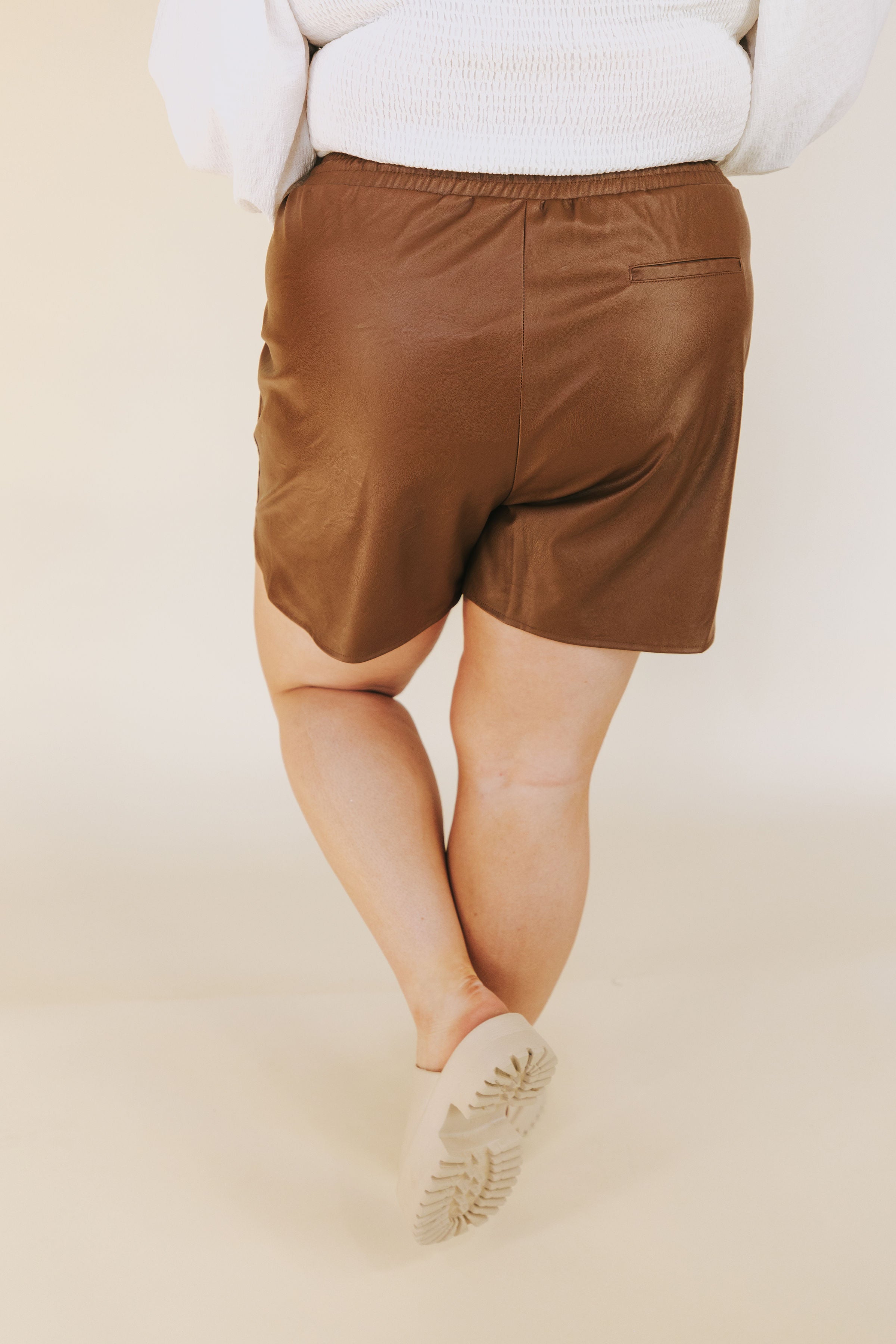 PLUS SIZE - City Life Shorts