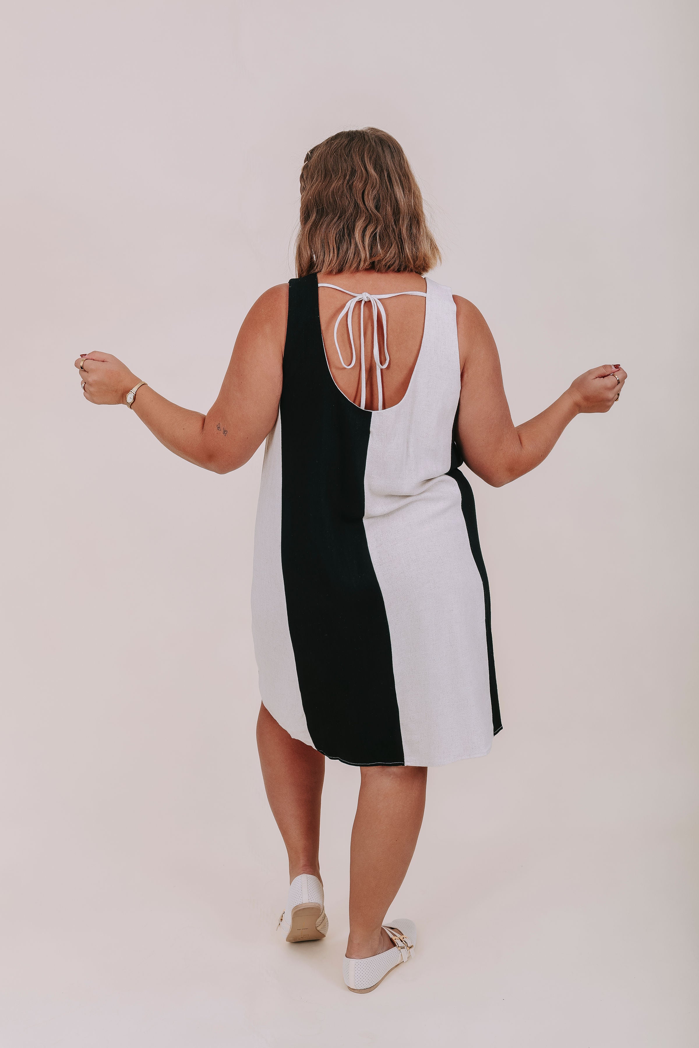 plus size sleeveless shirt dress Plus Size Sleeveless Crewneck Tank Dress-Black, 4XL