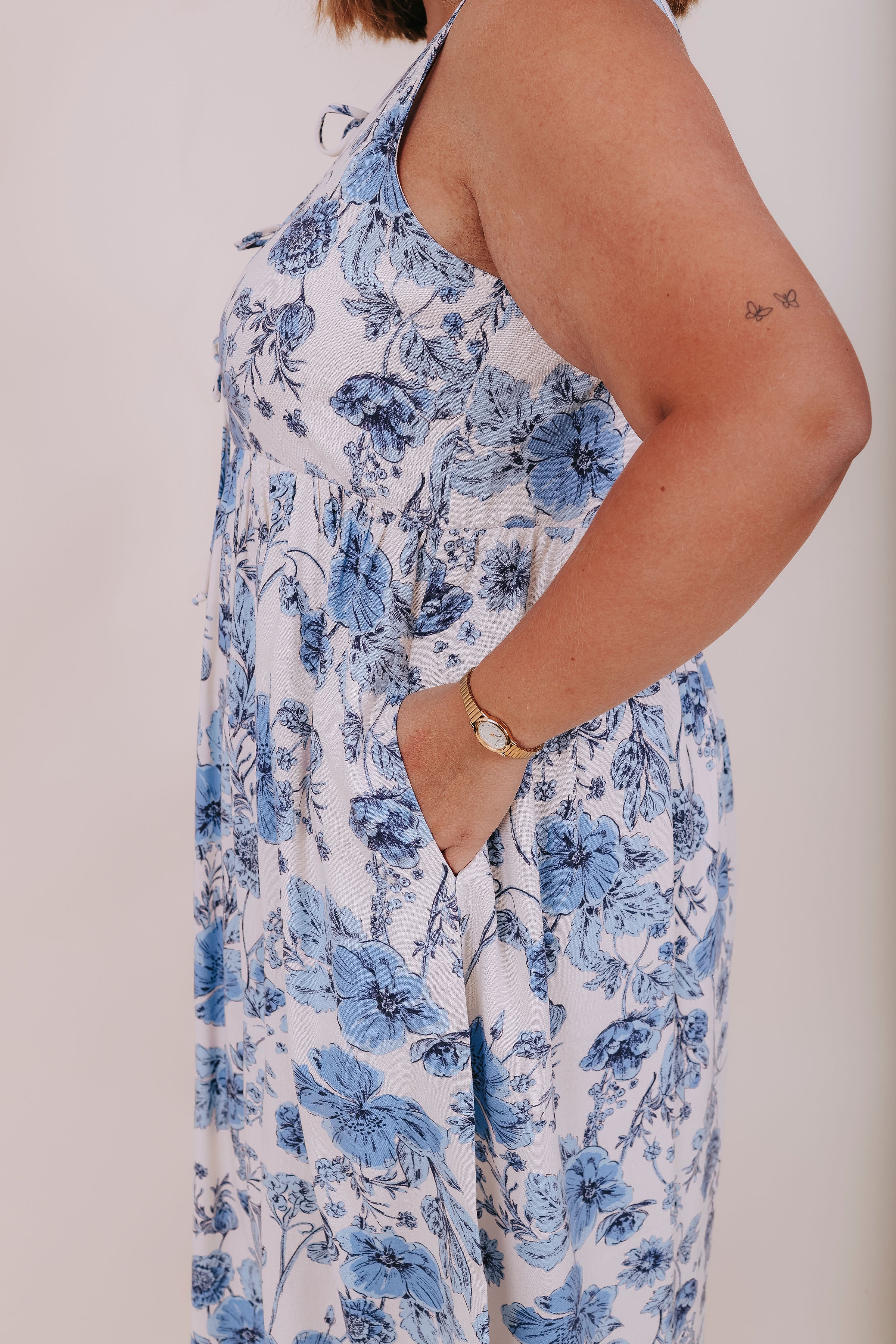 PLUS SIZE - Floral Splash Dress PLUS SIZE - Floral Splash Dress