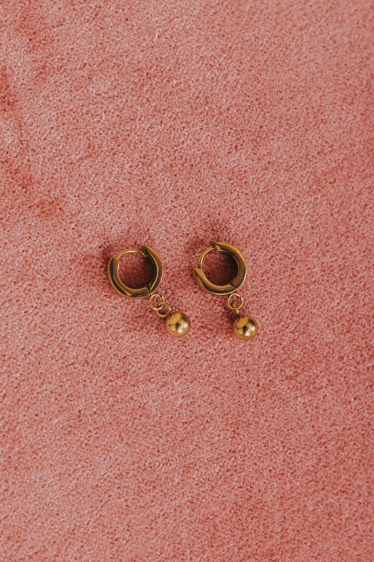 ball bead thick hoop front 2