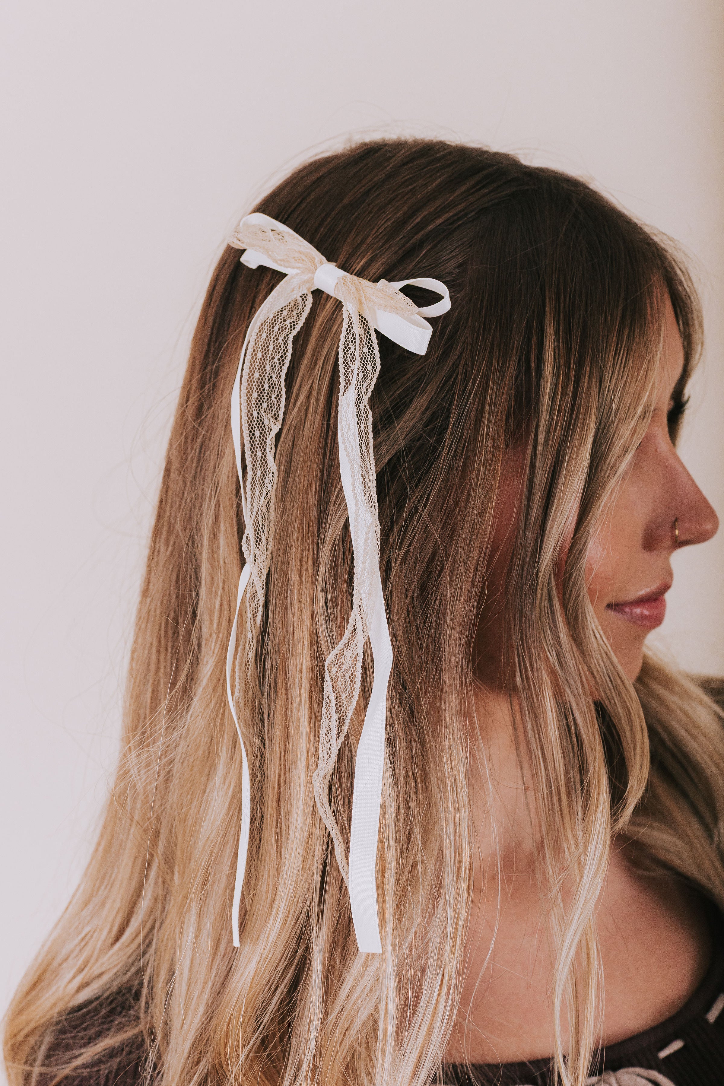 bow hair clip with beige ribbon