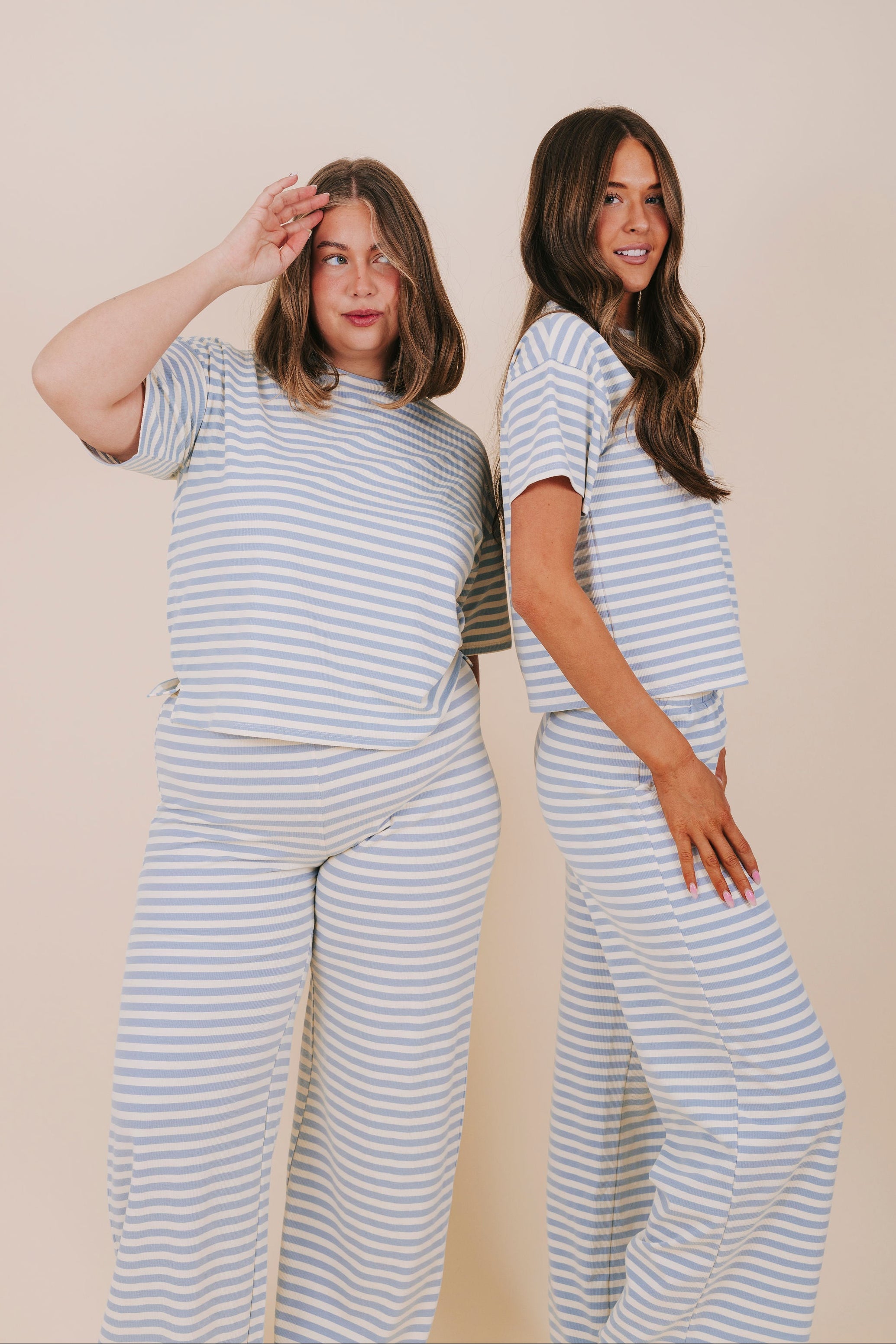 blue stripe short sleeve oversized tee models 
