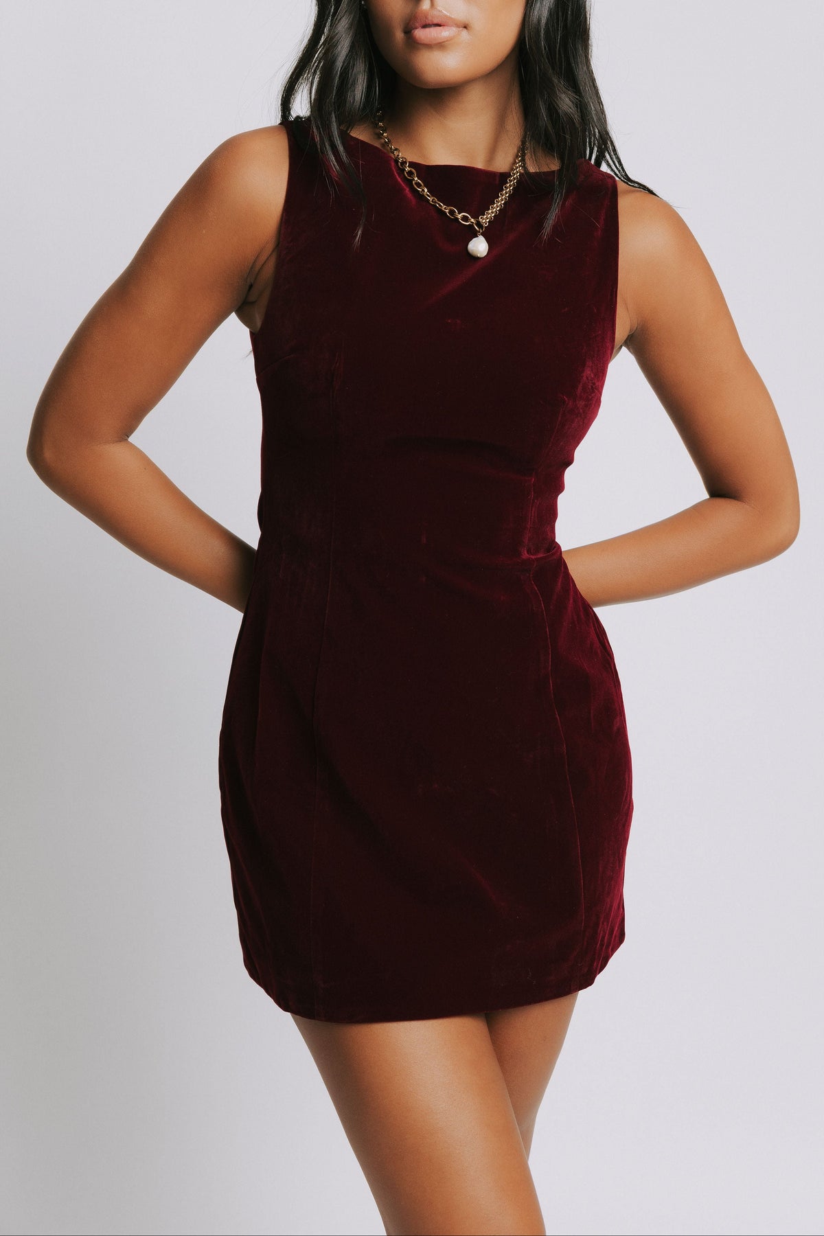 burgundy sleeveless velvet mini dress 