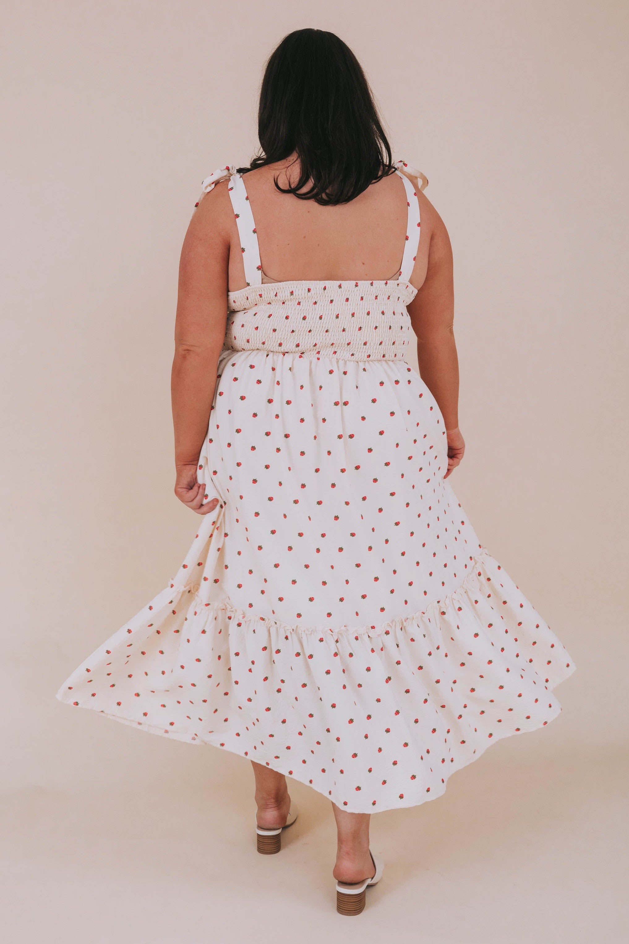 PLUS SIZE - Strawberry Kisses Dress
