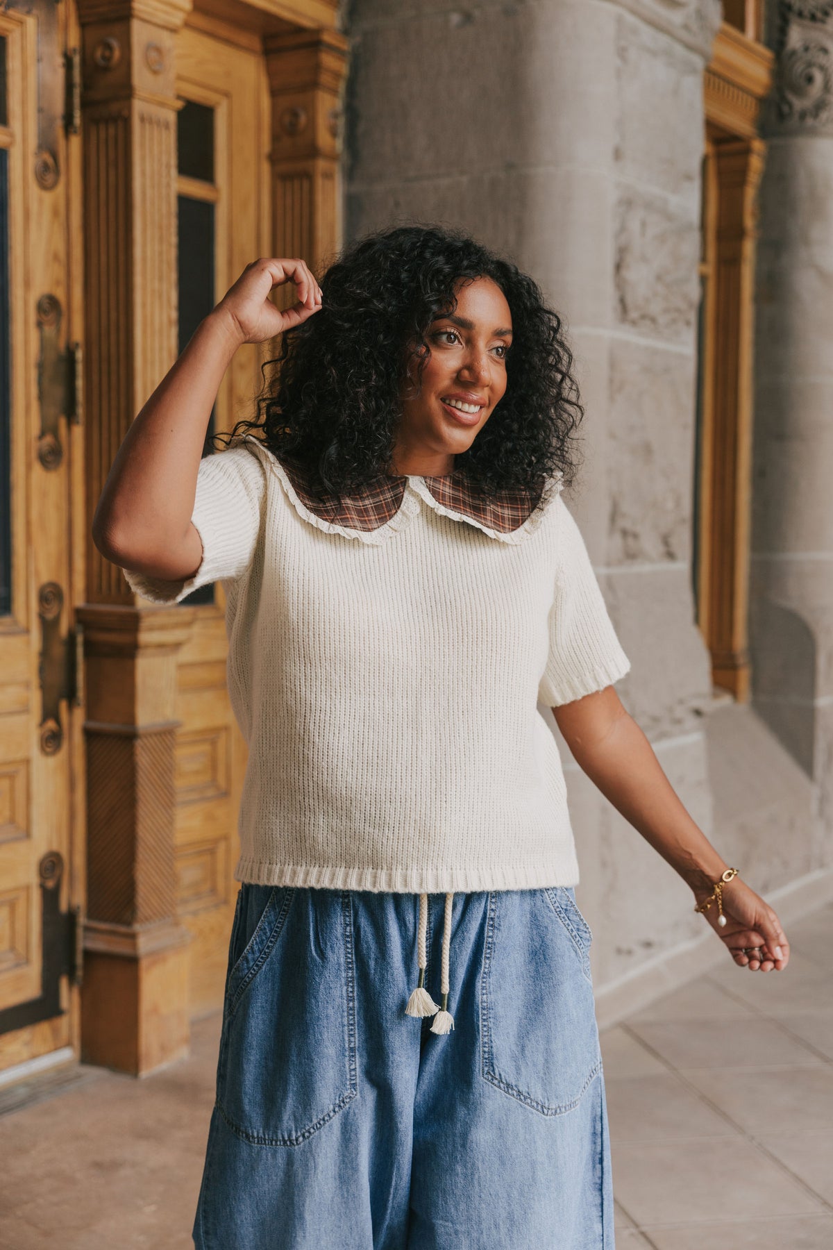 ivory knit short sleeve top with plaid collar 