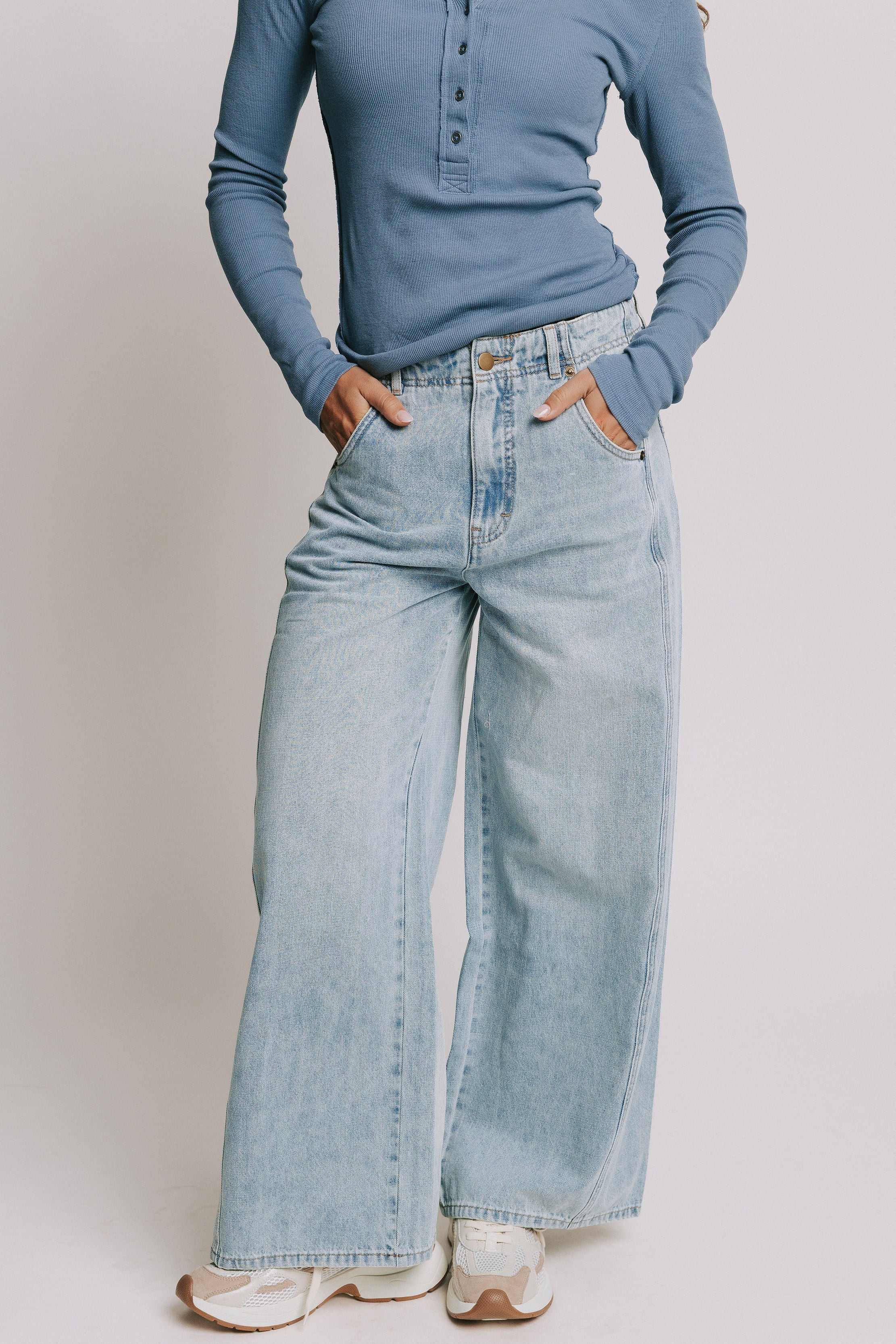 light wash high waisted wide leg jeans 