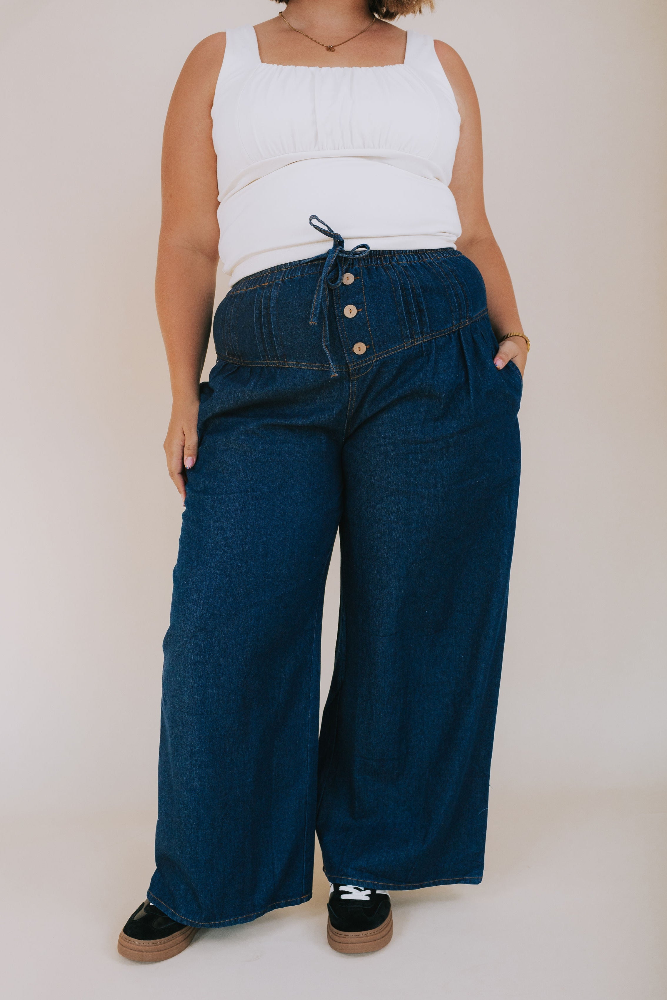 Wide leg plus size jeans with an elastic waistband and pintucked detailing 